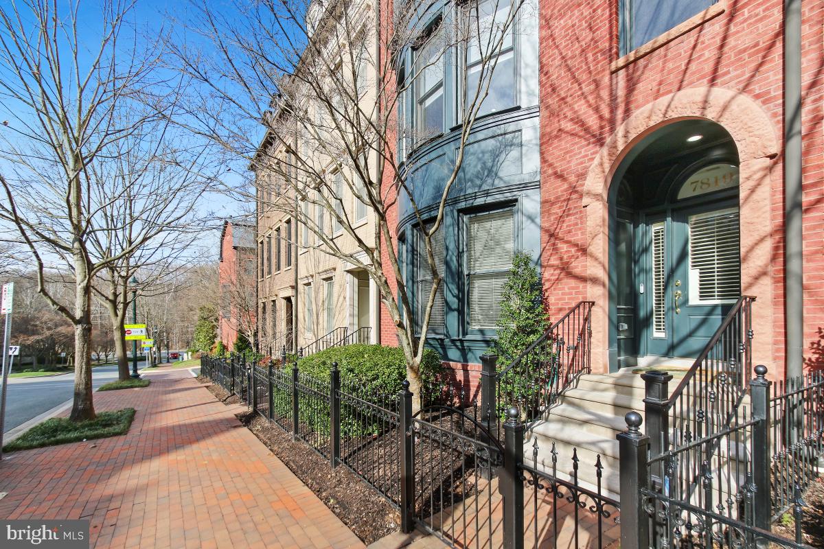 PARK POTOMAC - Residential