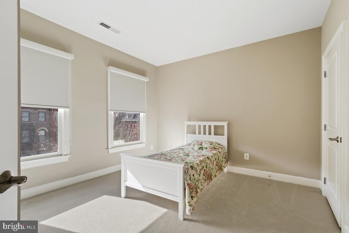 PARK POTOMAC - Residential