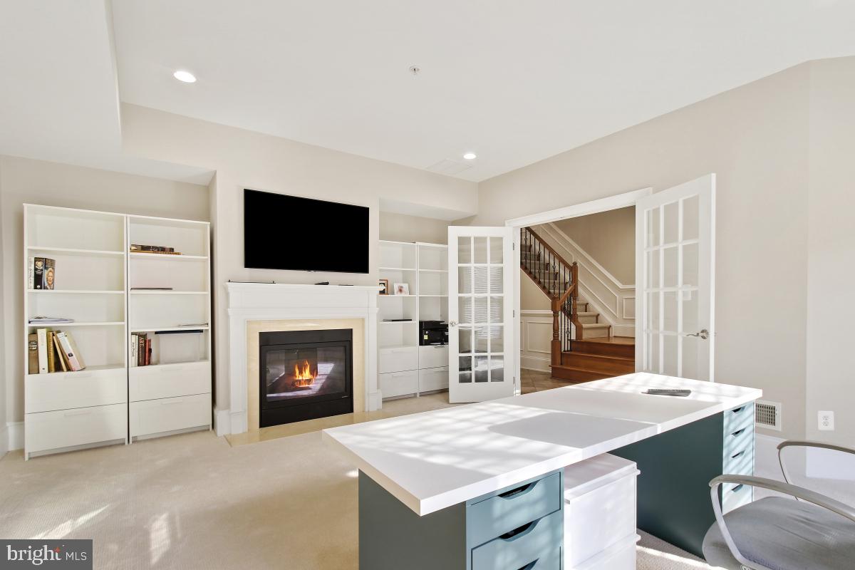 PARK POTOMAC - Residential