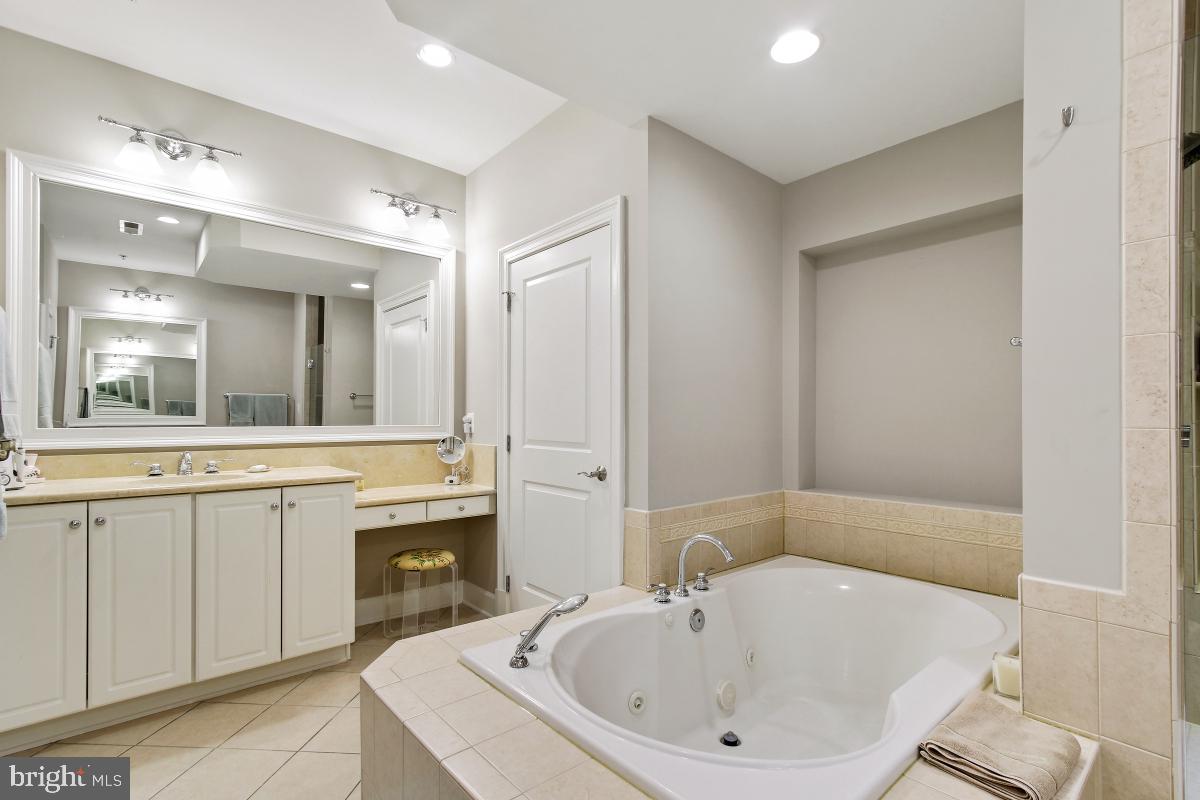 PARK POTOMAC - Residential