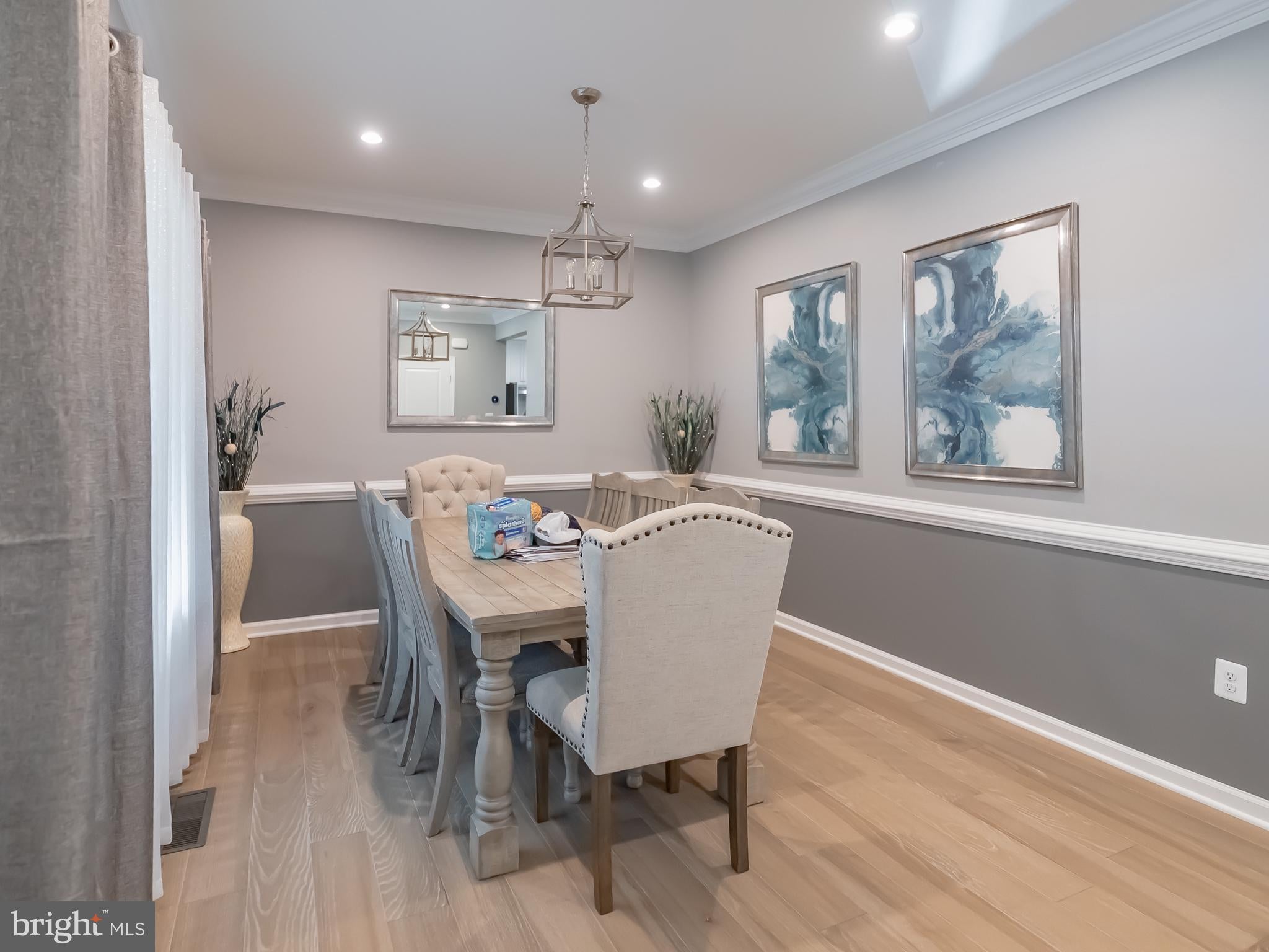 8807 ZOE COURT