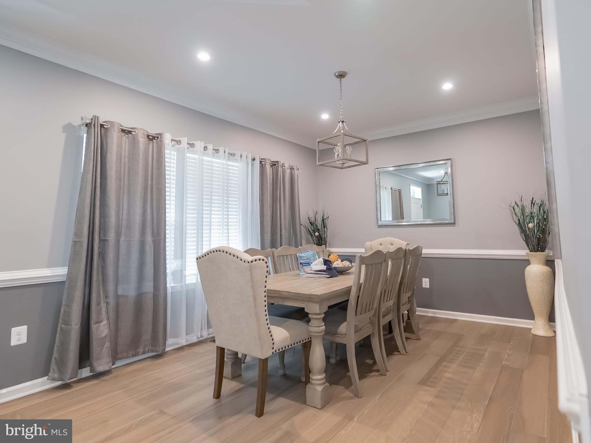 8807 ZOE COURT