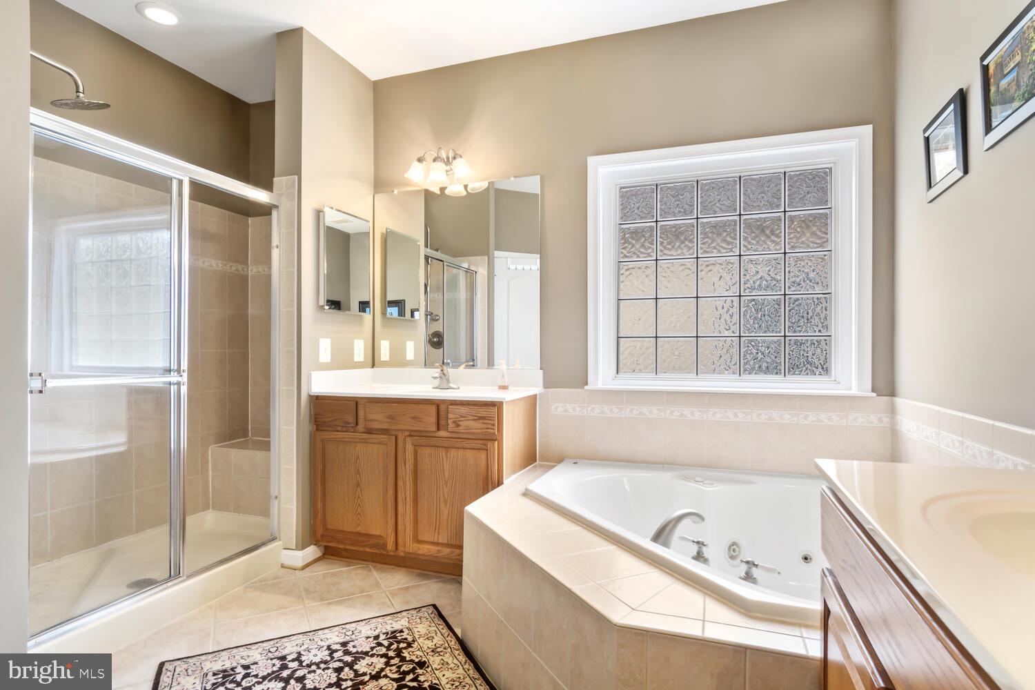 SYMPHONY VILLAGE AT CENTREVILLE - Residential