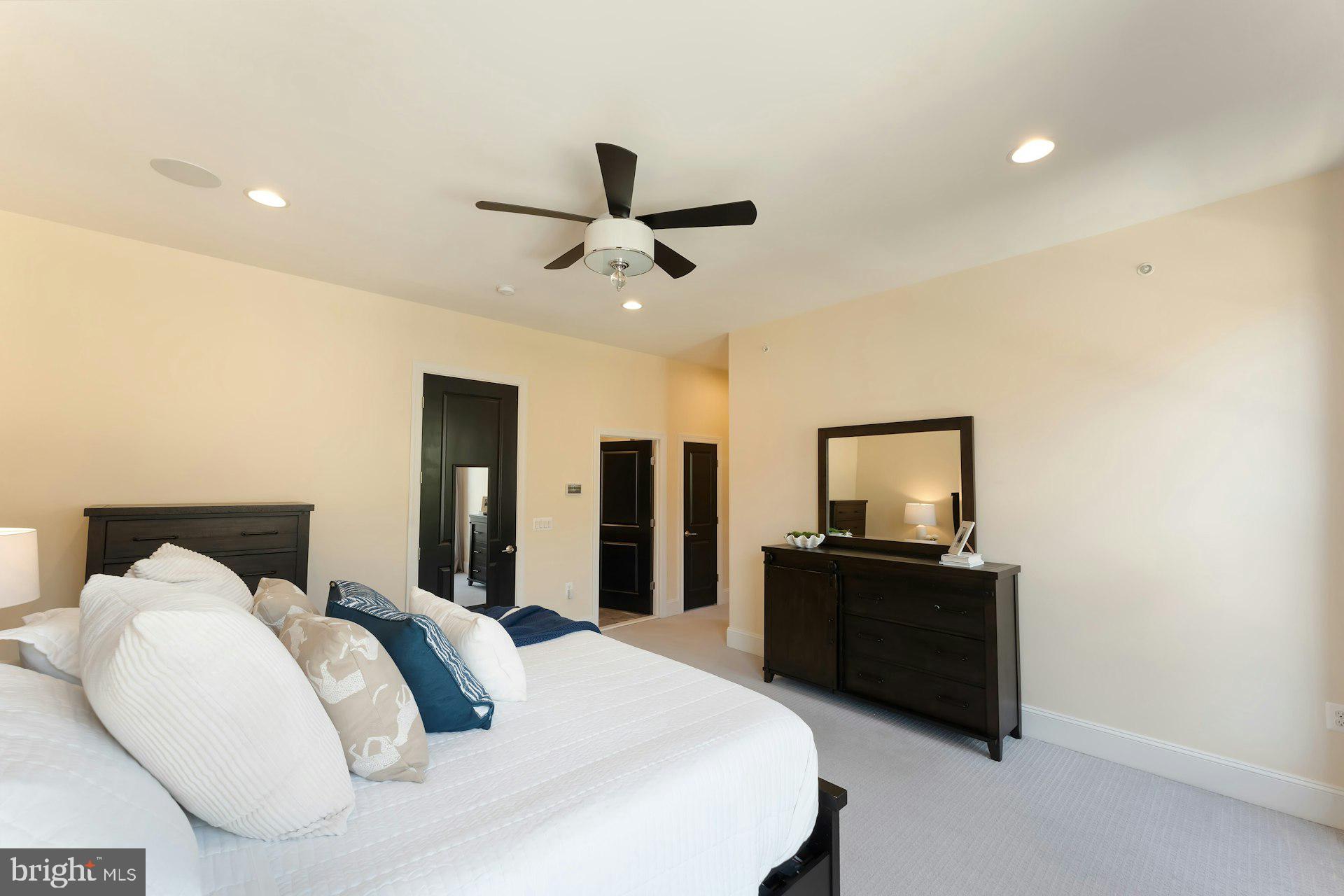 ONE LOUDOUN - Residential