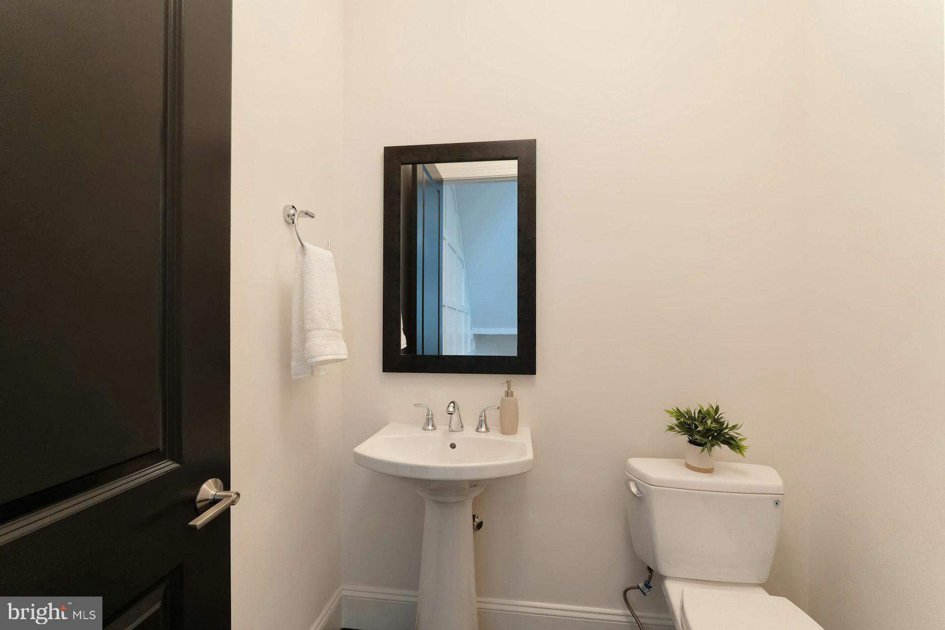 ONE LOUDOUN - Residential