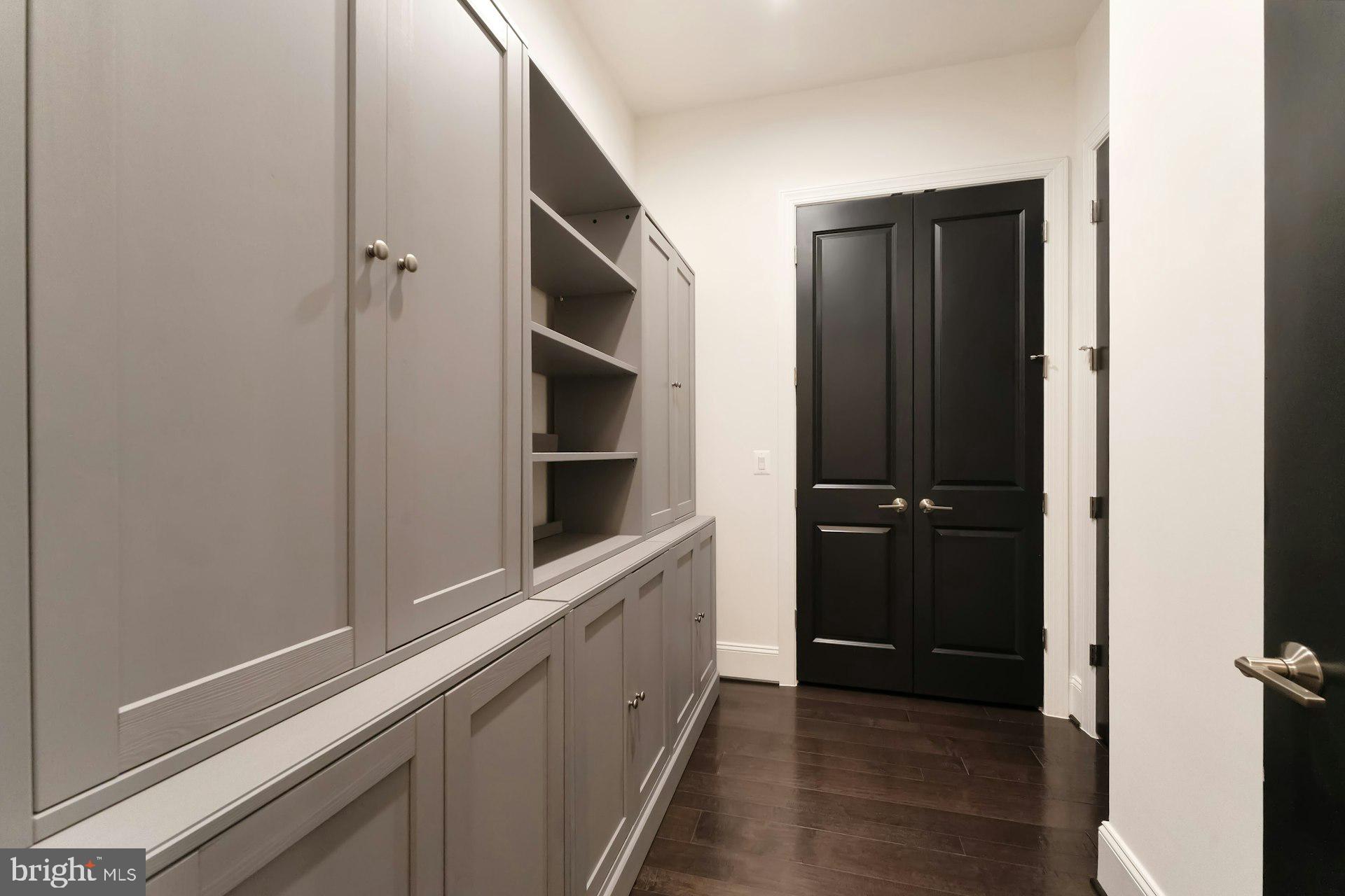 ONE LOUDOUN - Residential