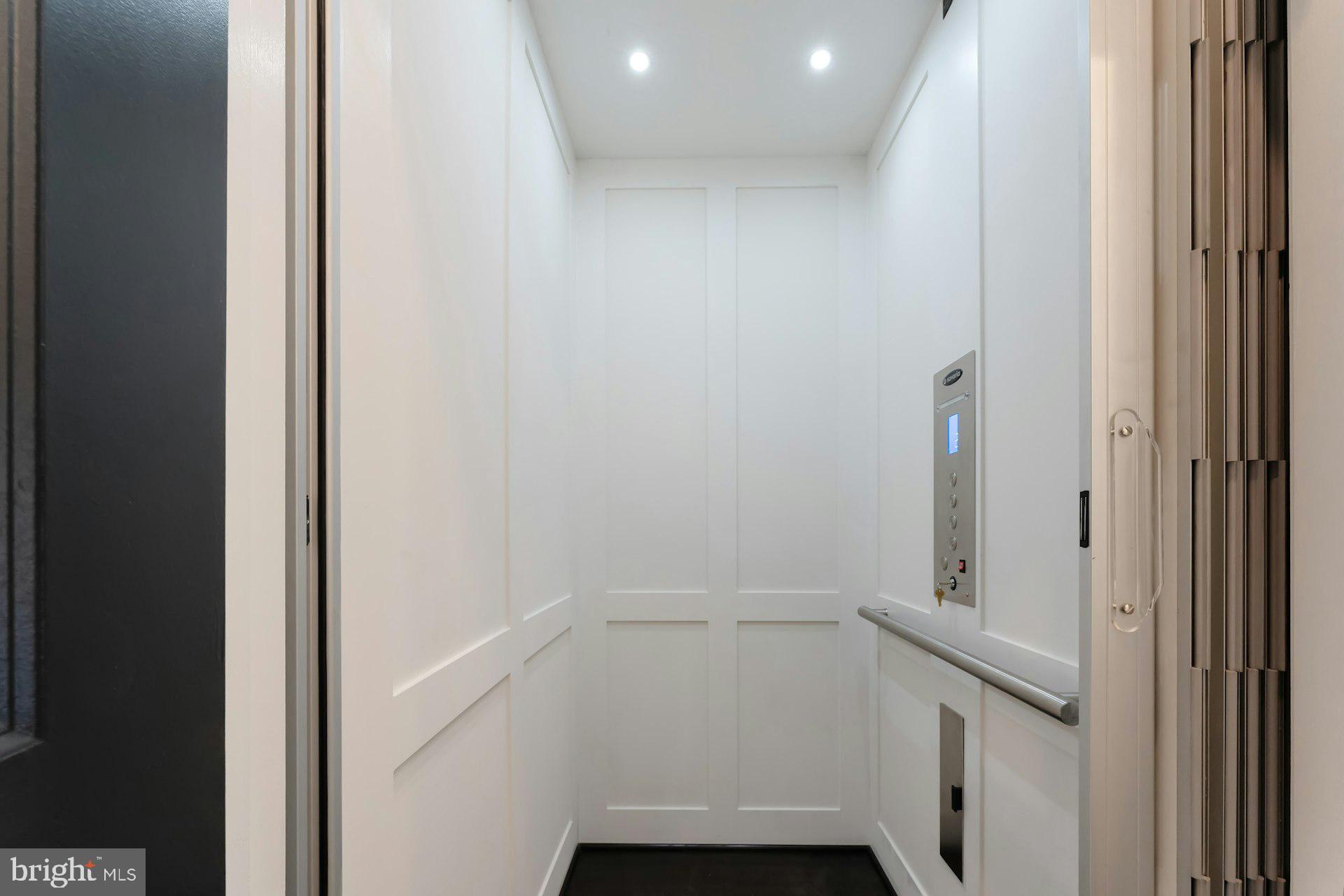 ONE LOUDOUN - Residential