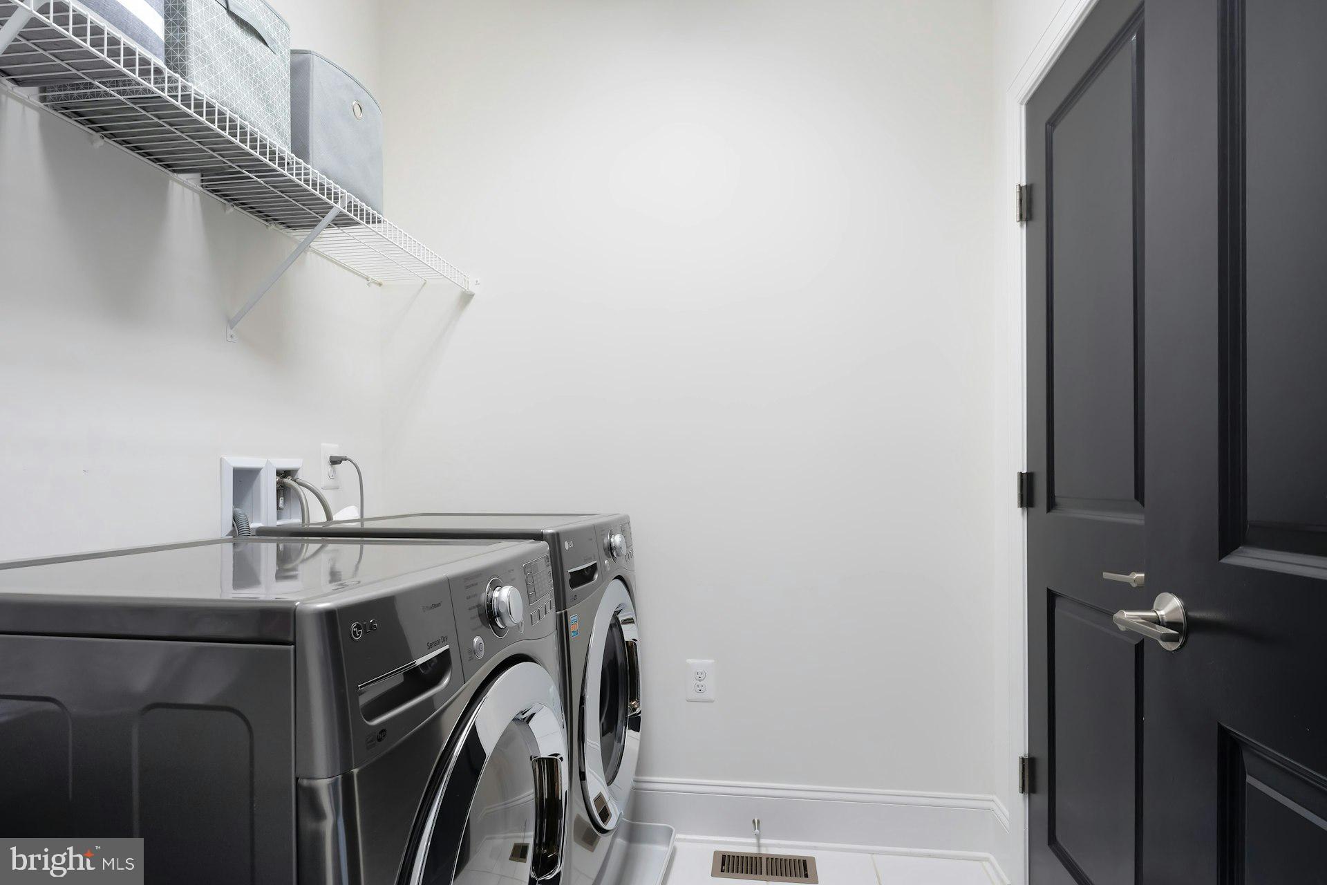 ONE LOUDOUN - Residential