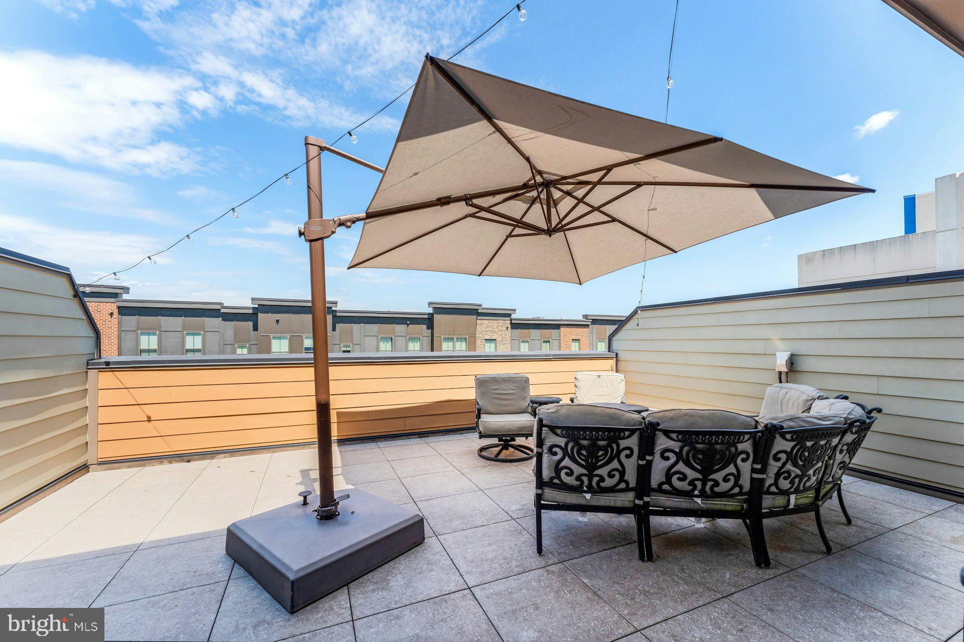 ONE LOUDOUN - Residential