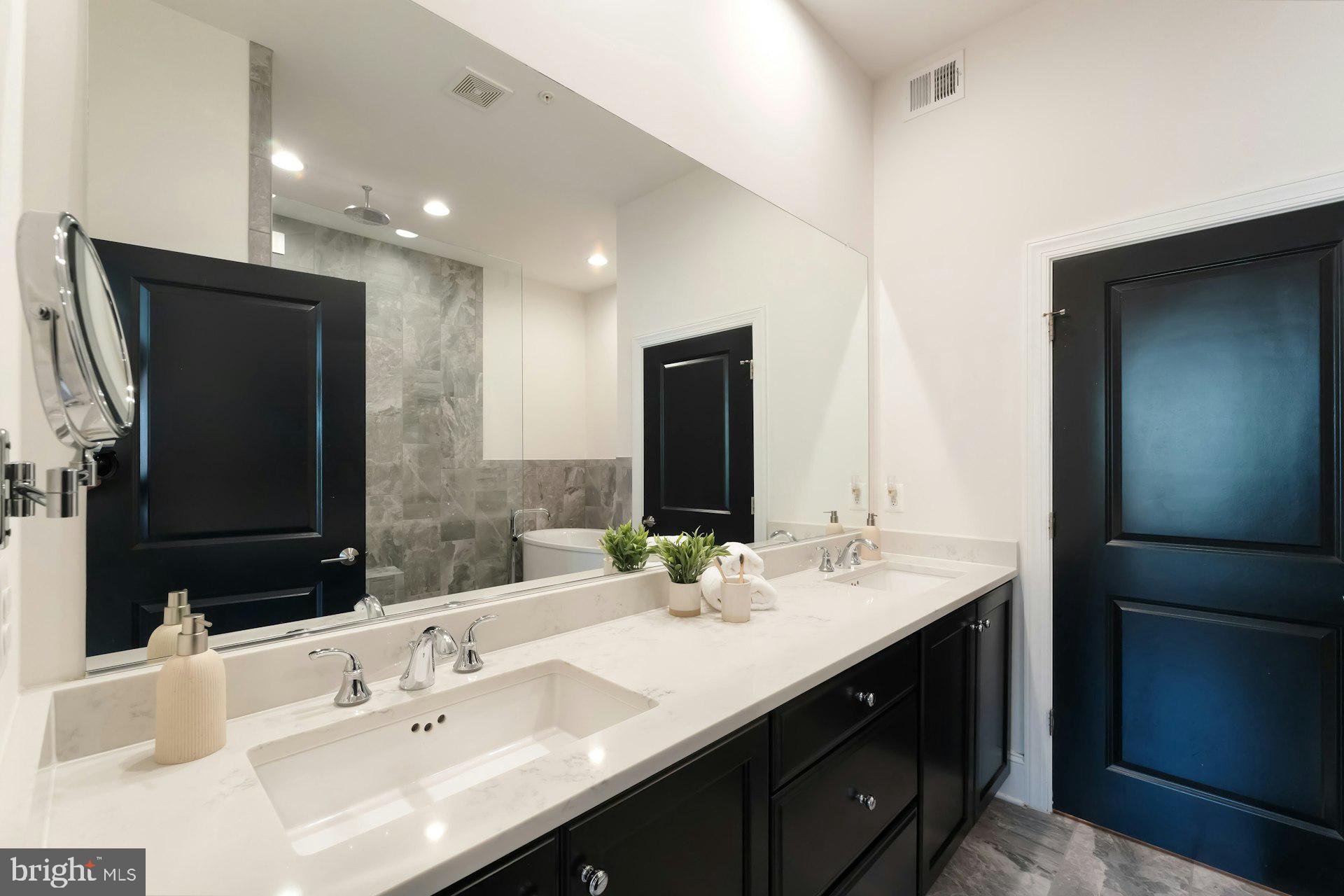 ONE LOUDOUN - Residential