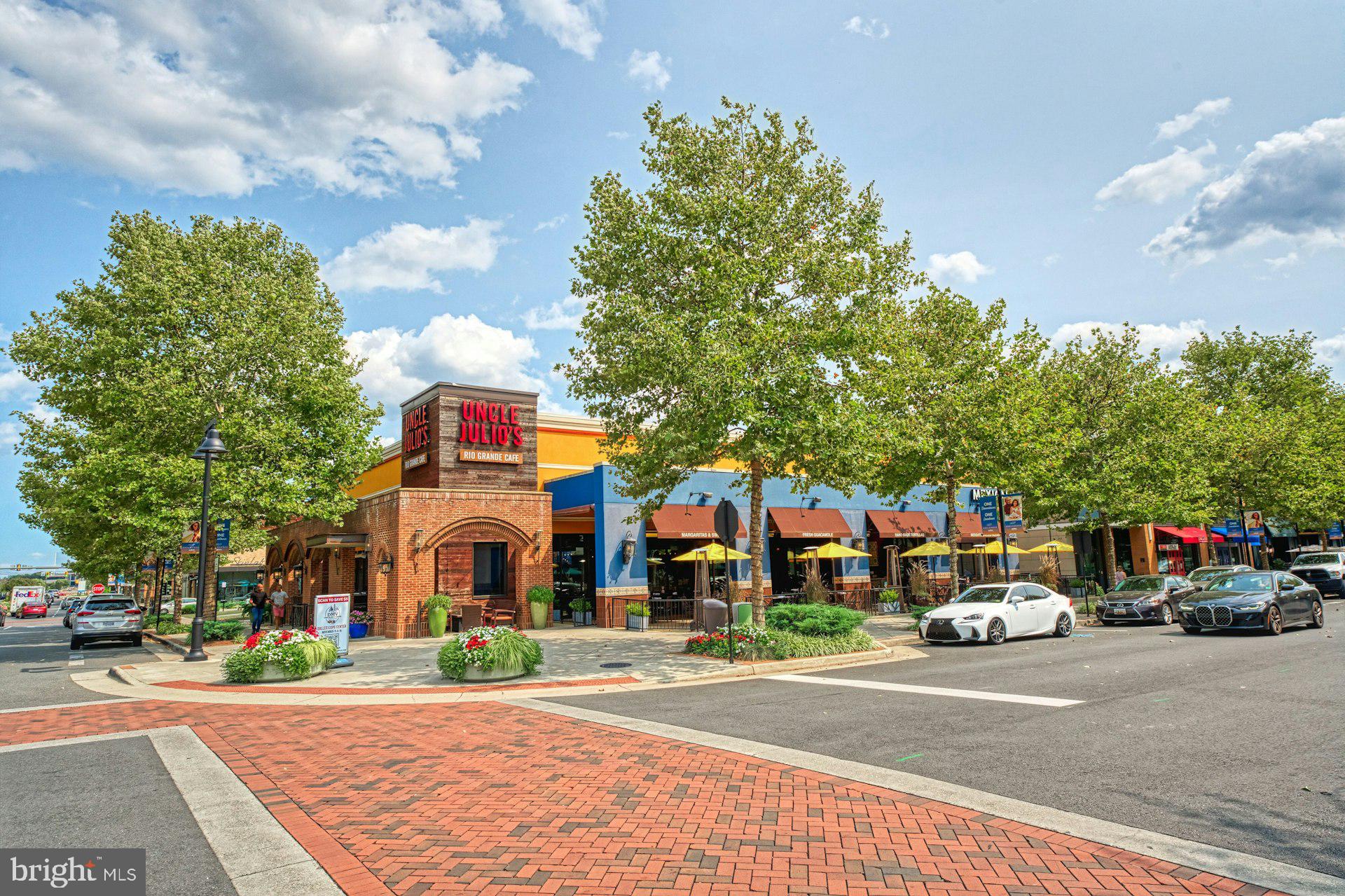 ONE LOUDOUN - Residential