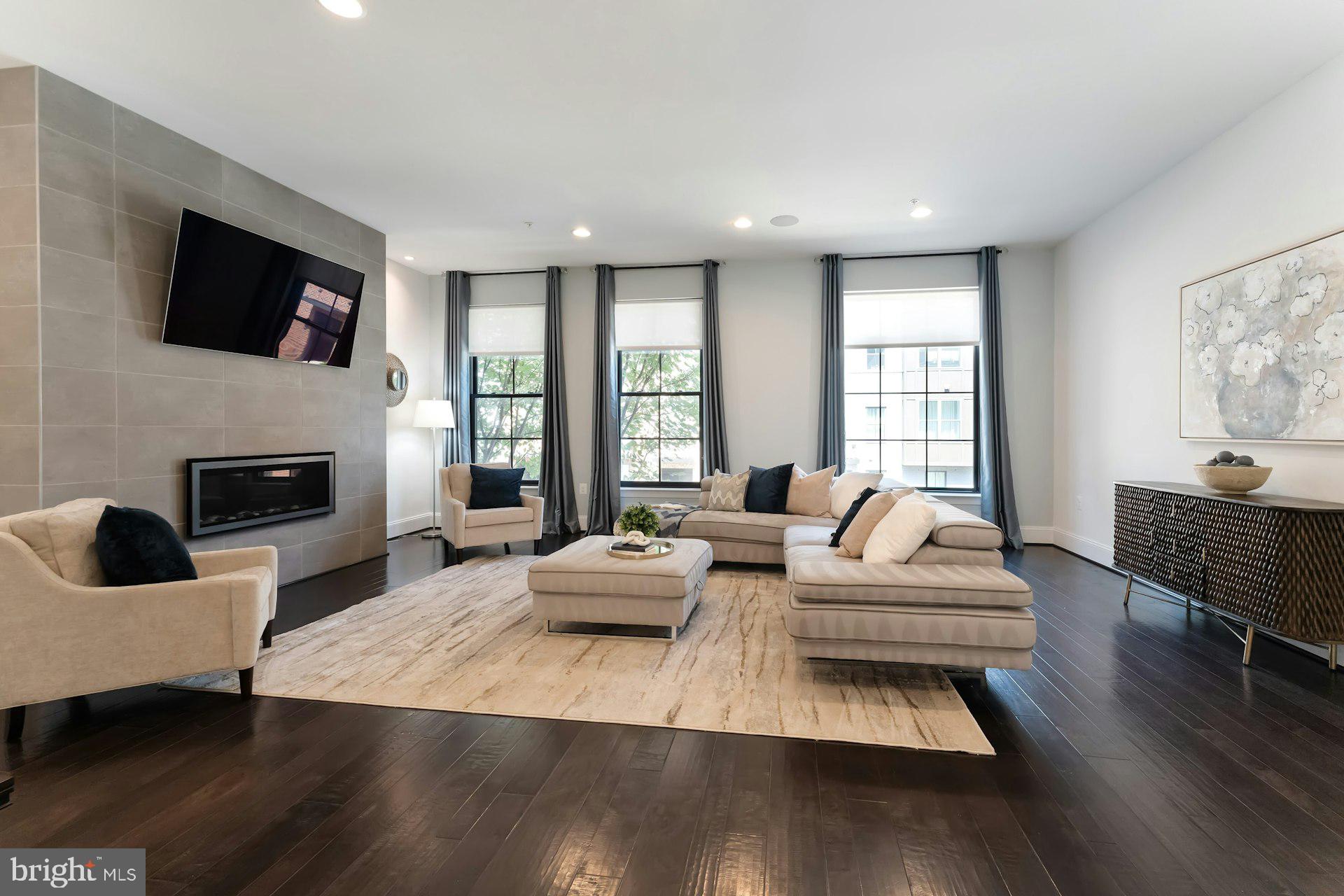 ONE LOUDOUN - Residential