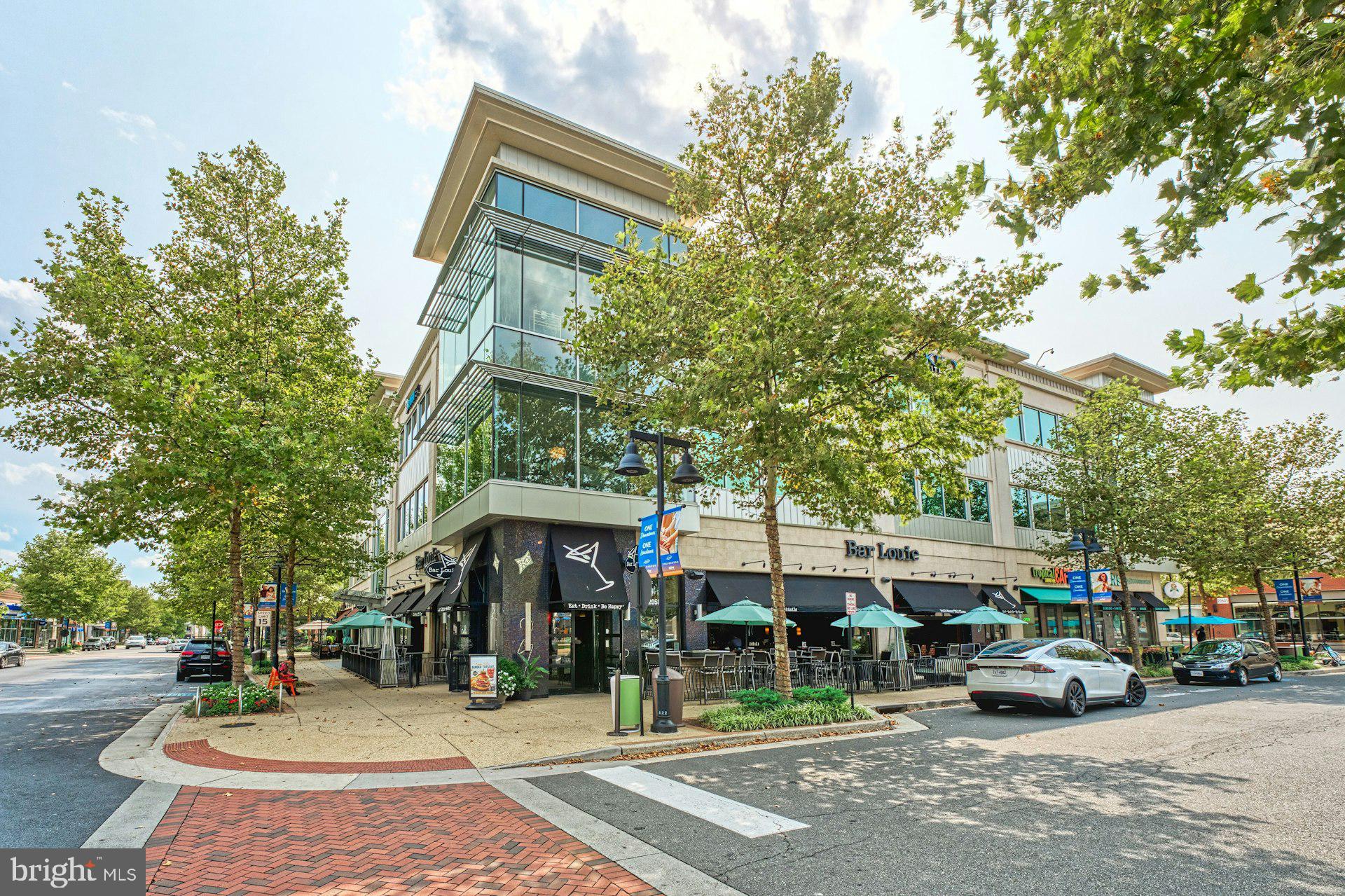 ONE LOUDOUN - Residential