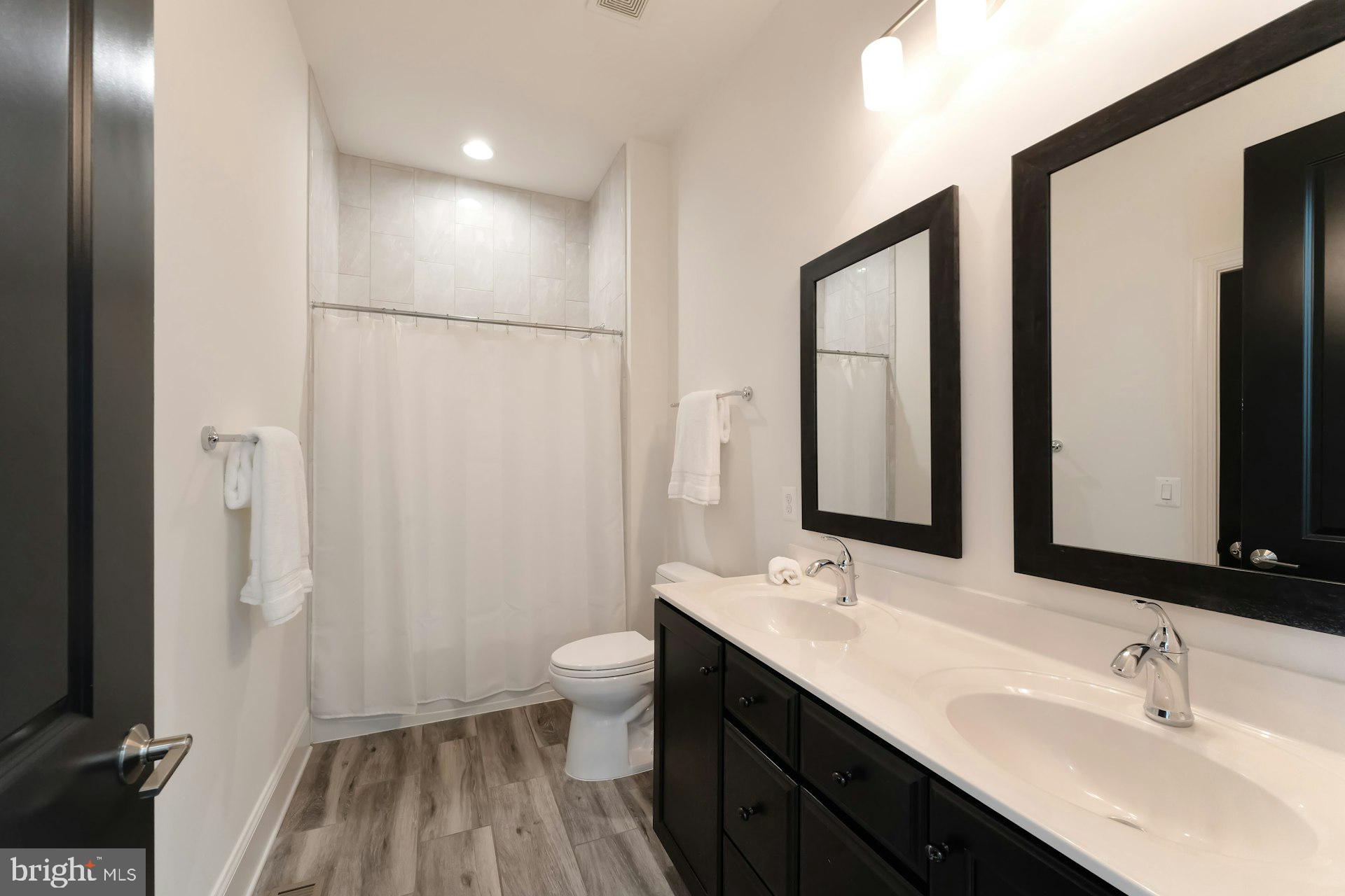 ONE LOUDOUN - Residential