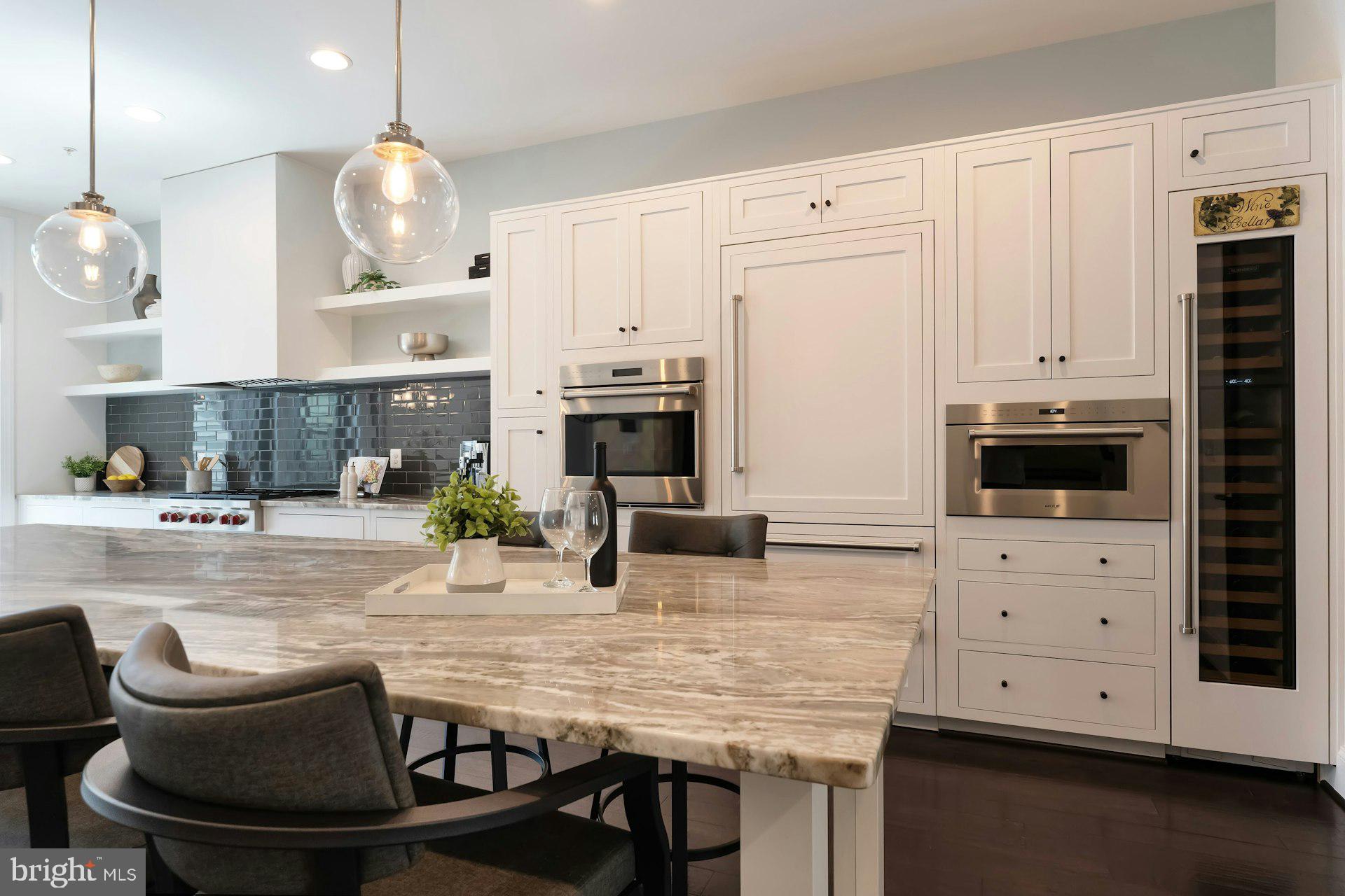 ONE LOUDOUN - Residential