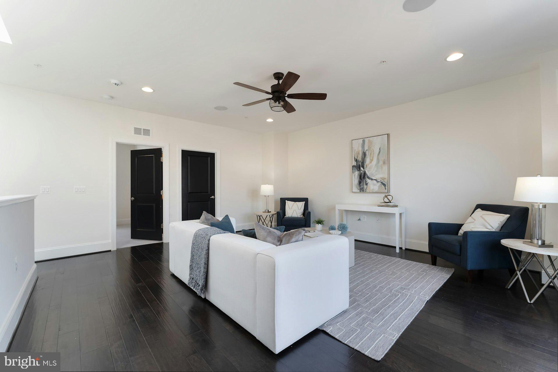 ONE LOUDOUN - Residential