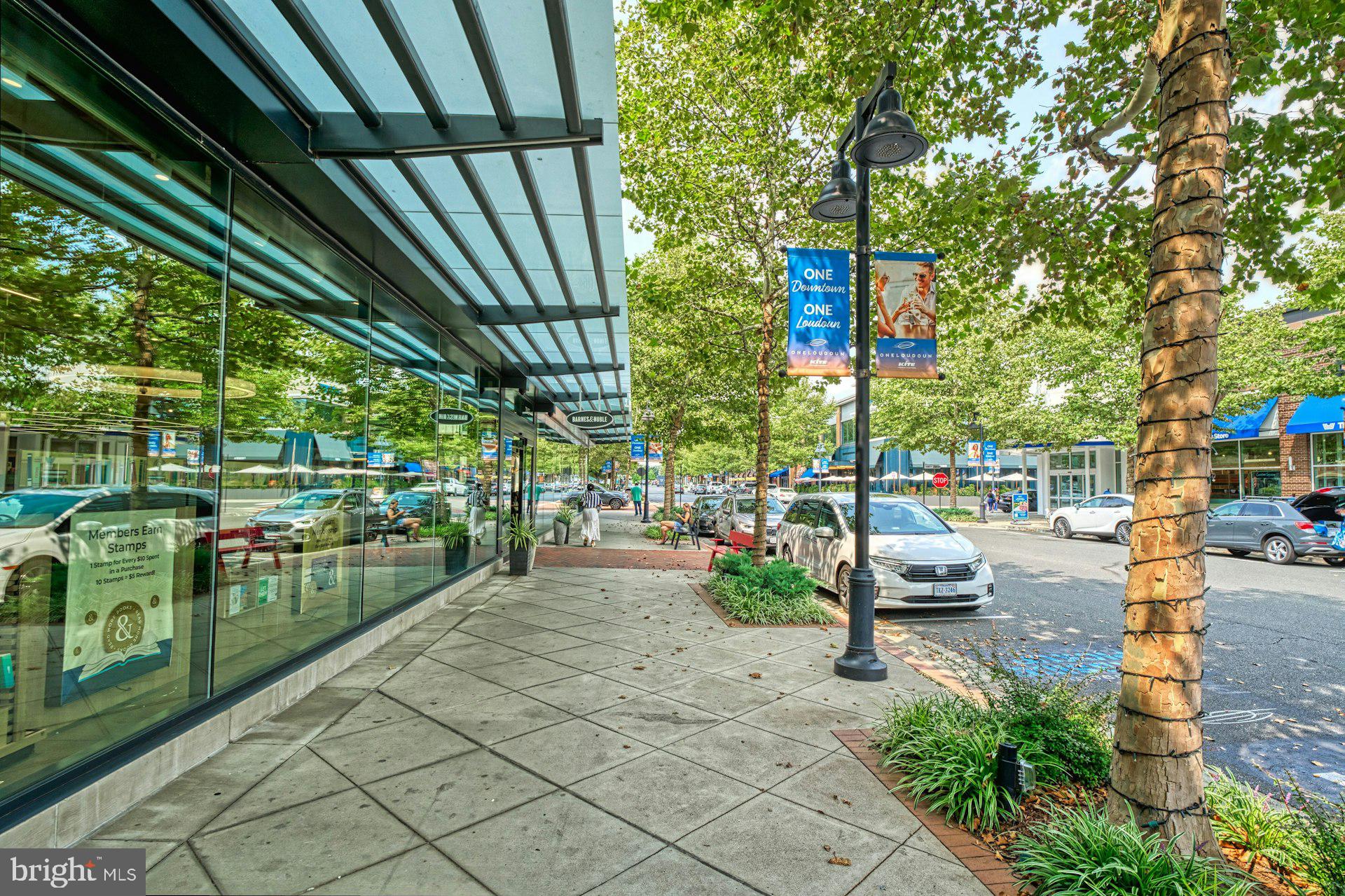 ONE LOUDOUN - Residential