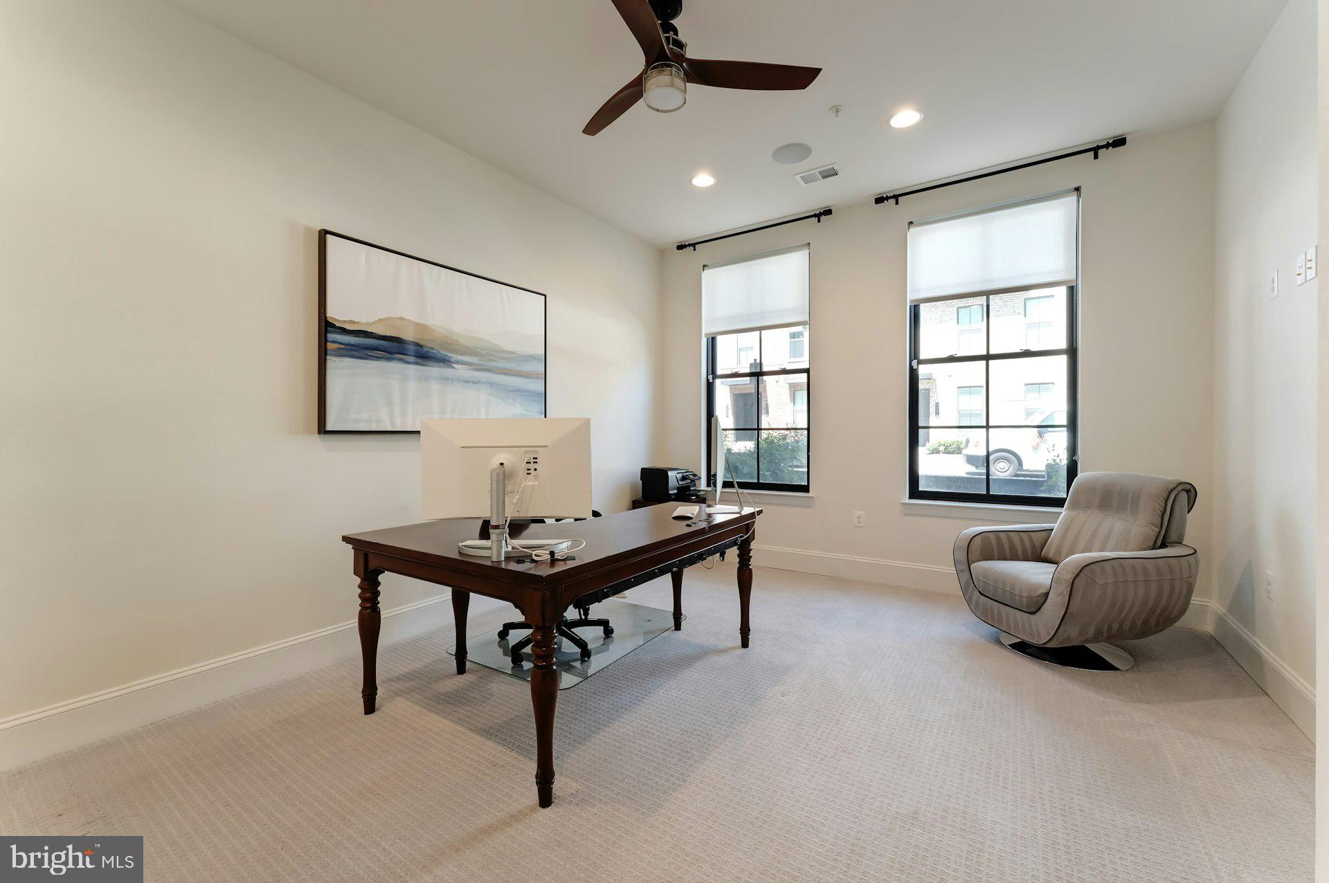 ONE LOUDOUN - Residential