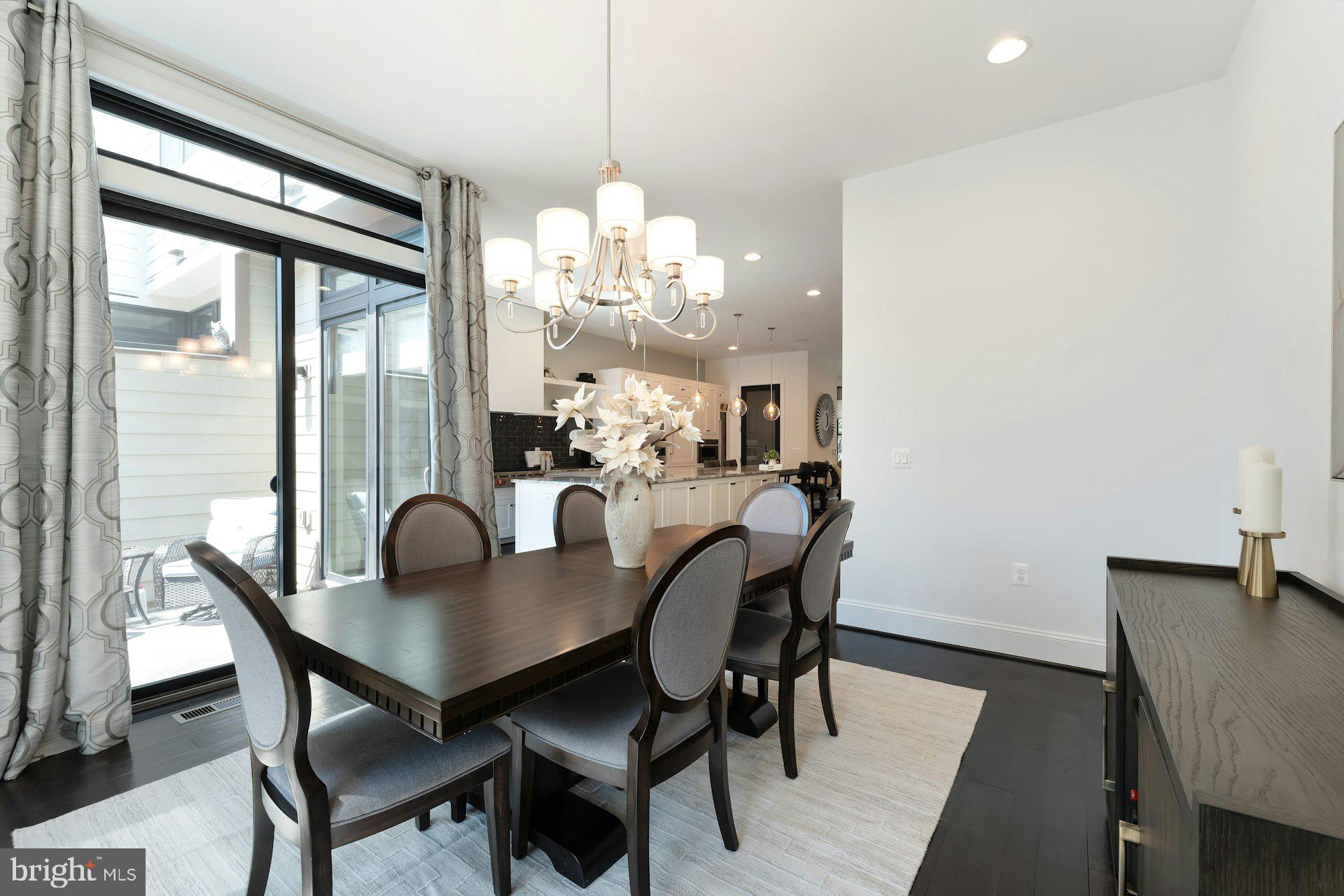 ONE LOUDOUN - Residential