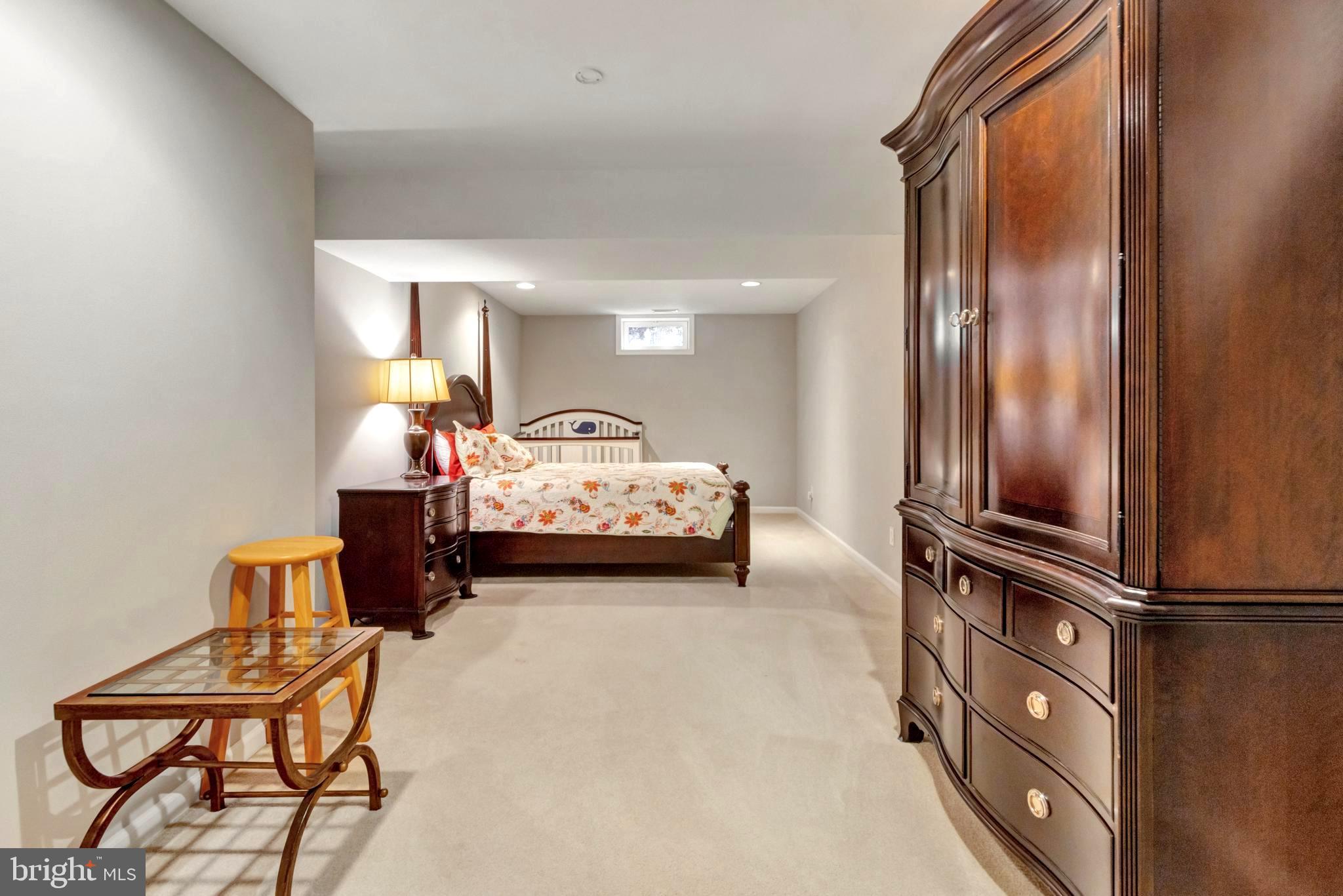 VILLAGES OF FIVE POINTS-WEST - Residential