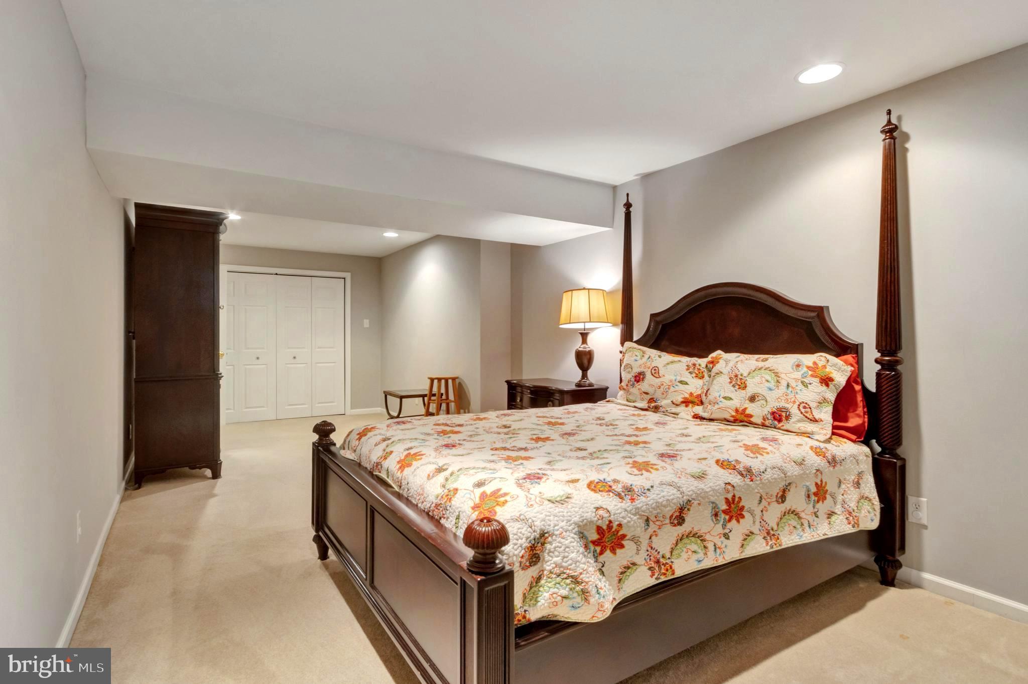 VILLAGES OF FIVE POINTS-WEST - Residential