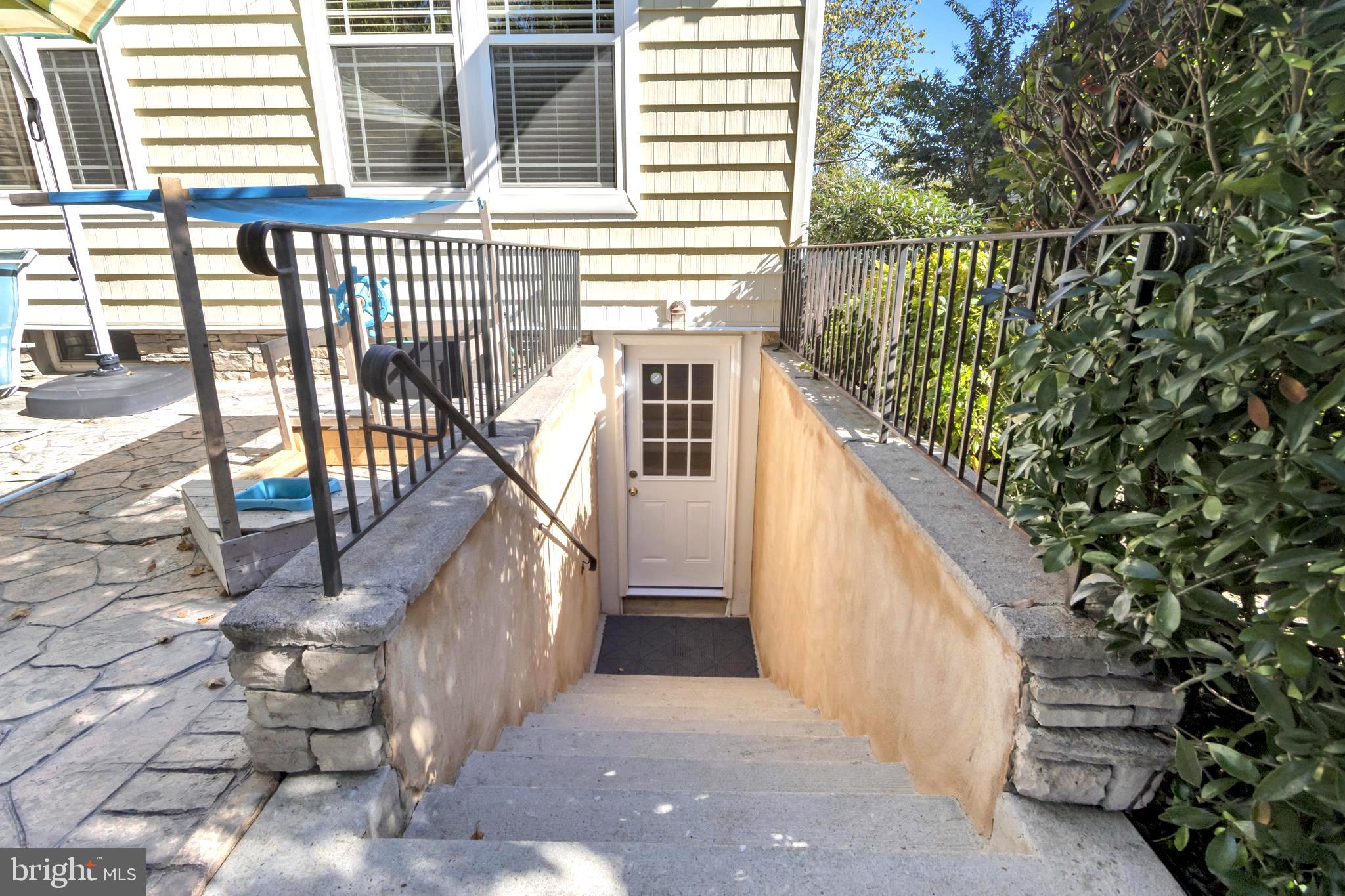 VILLAGES OF FIVE POINTS-WEST - Residential