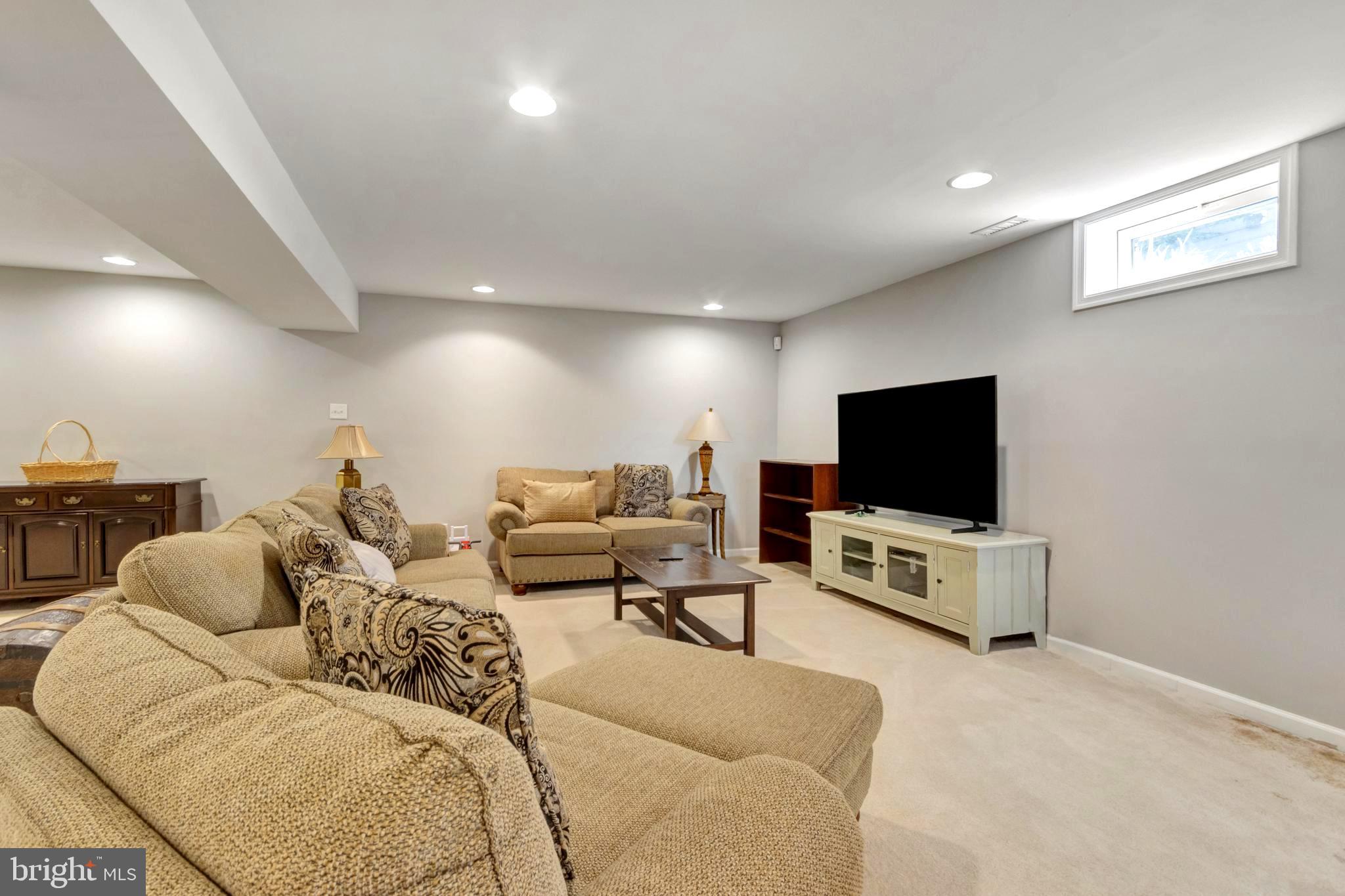 VILLAGES OF FIVE POINTS-WEST - Residential