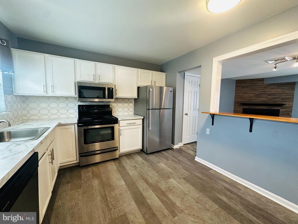 Photo of 406 Barrington Court, PALMYRA, PA 17078 (MLS # PALN2024134)