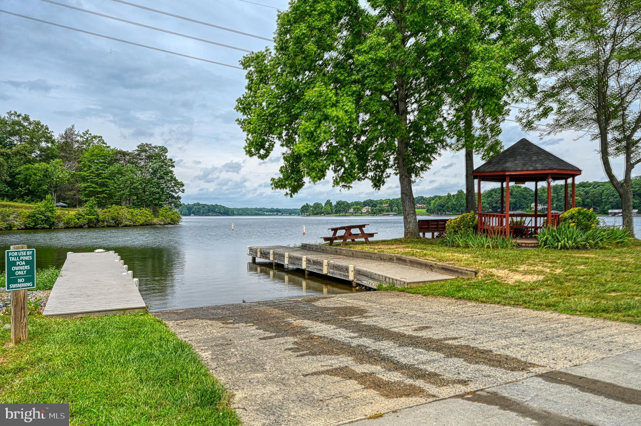 TALL PINES - Residential