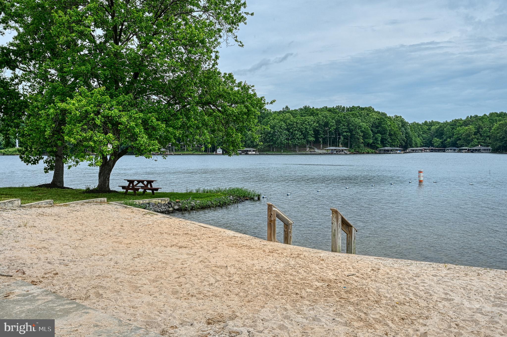 TALL PINES - Residential