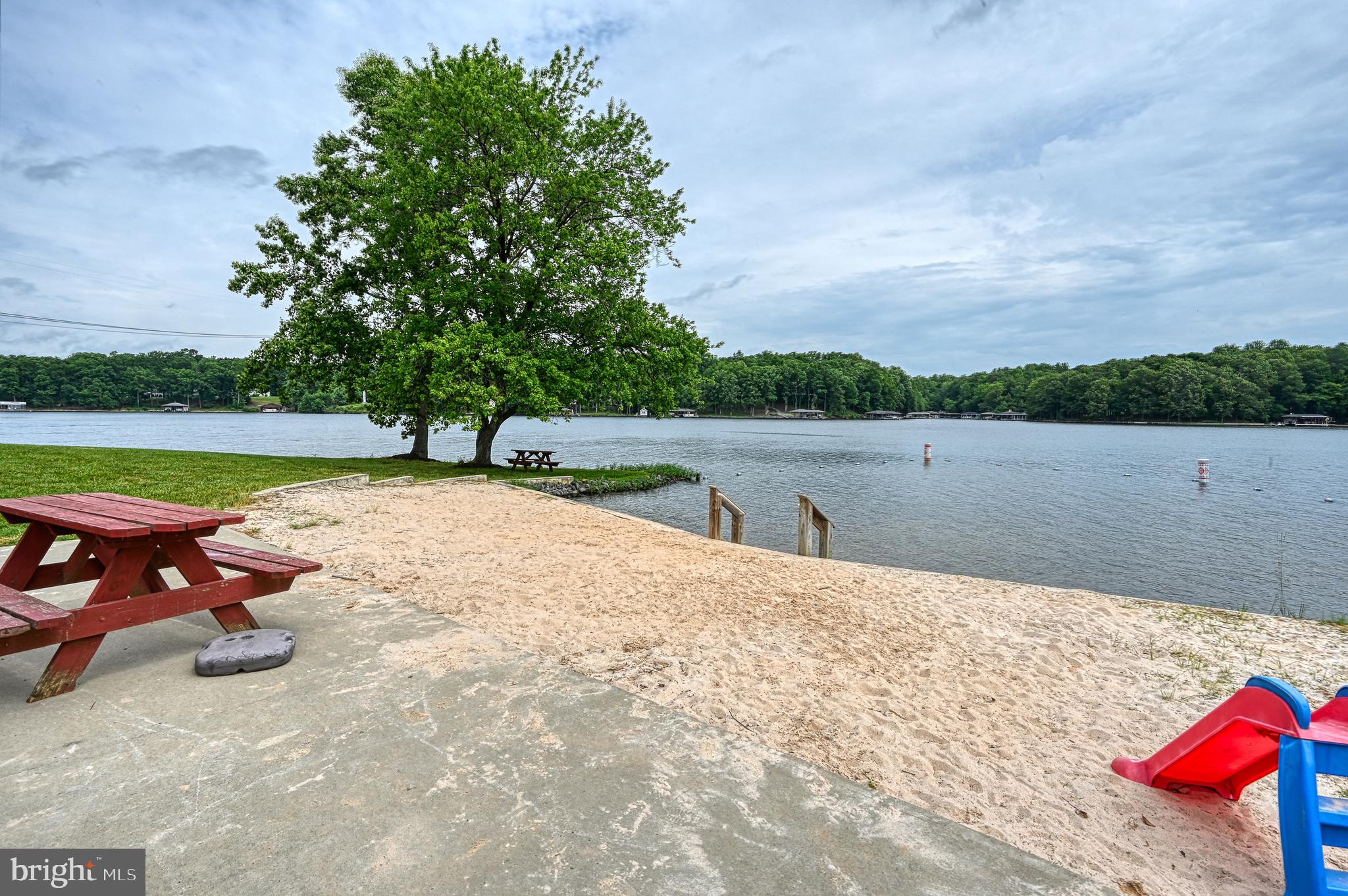 TALL PINES - Residential