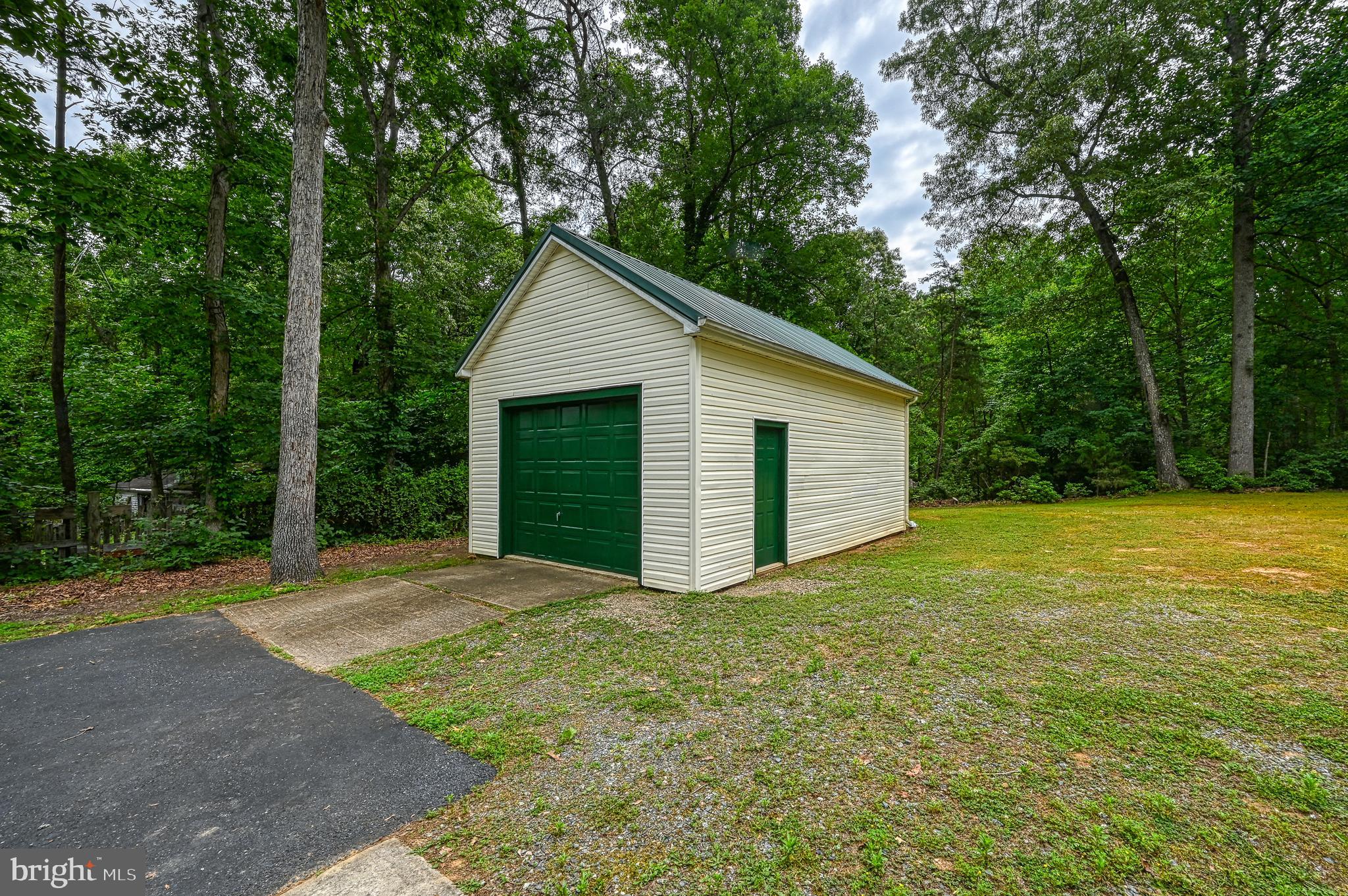 TALL PINES - Residential