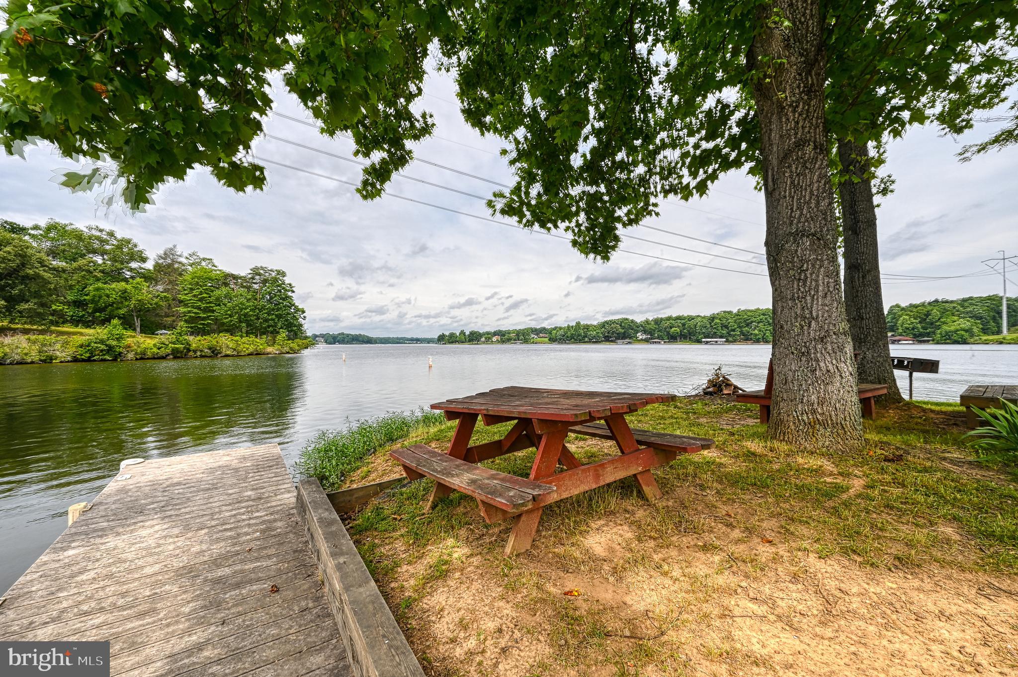 TALL PINES - Residential