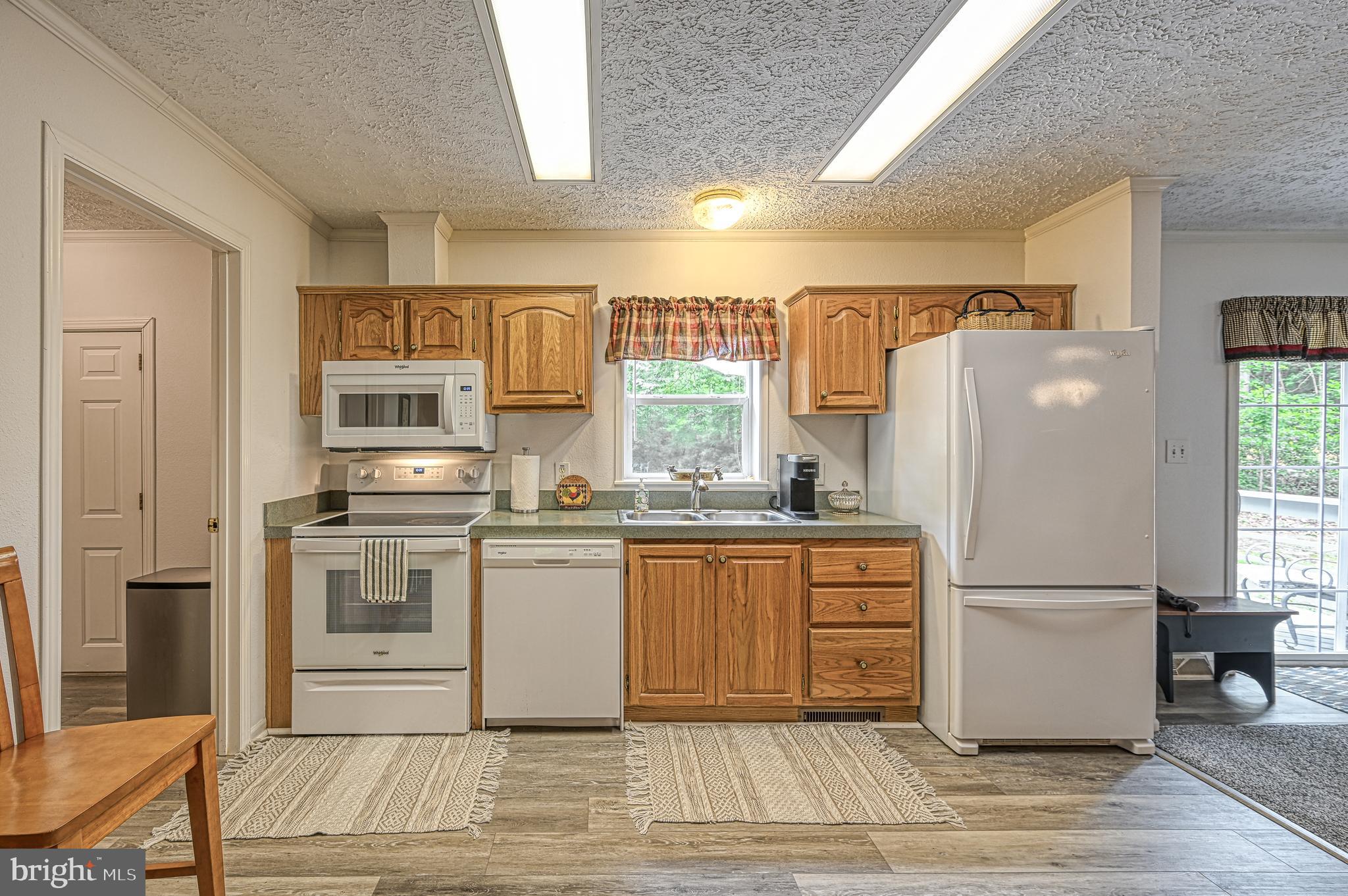 TALL PINES - Residential