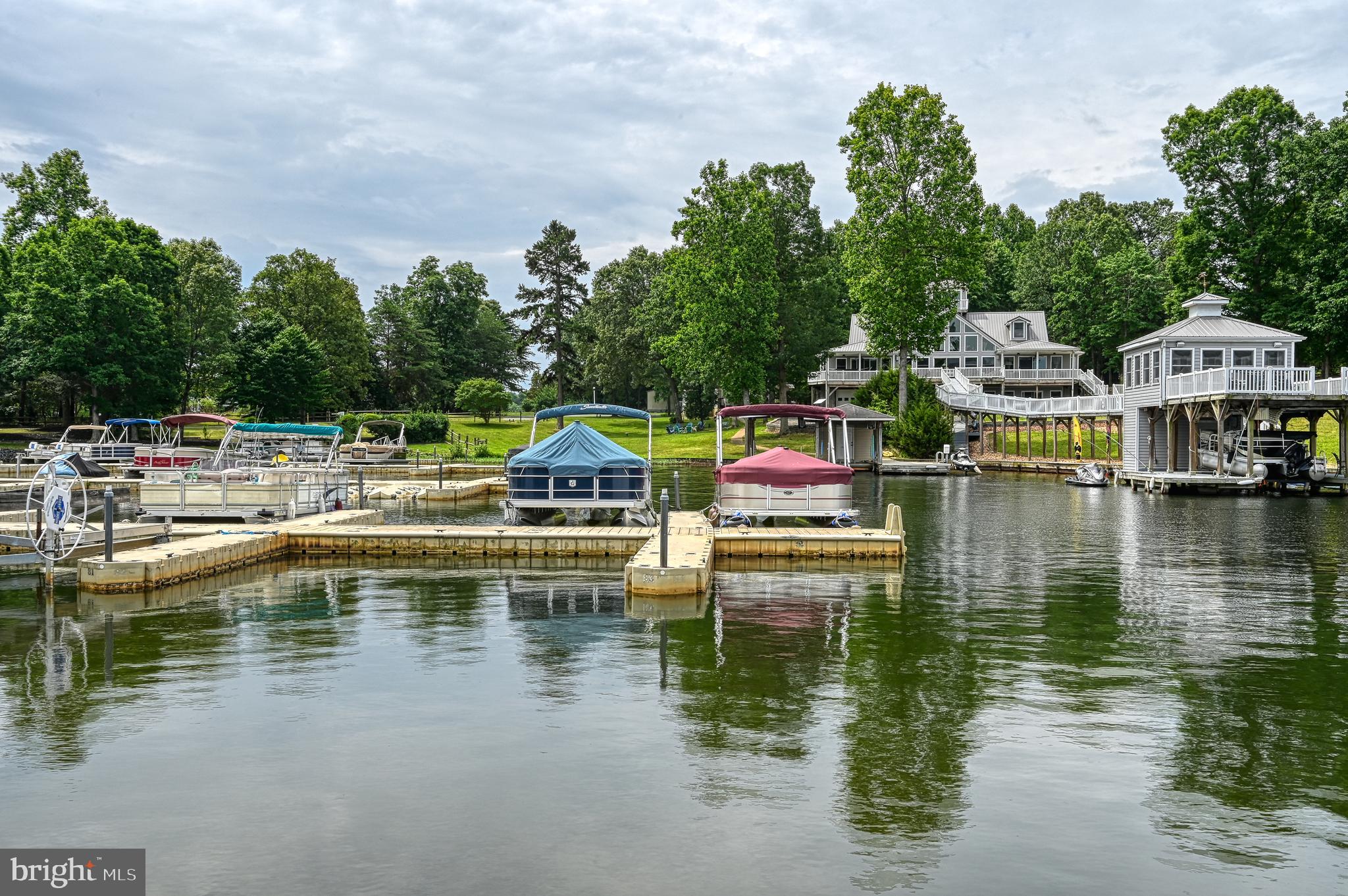 TALL PINES - Residential