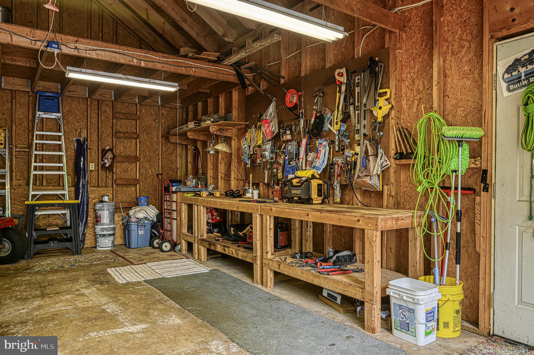 TALL PINES - Residential