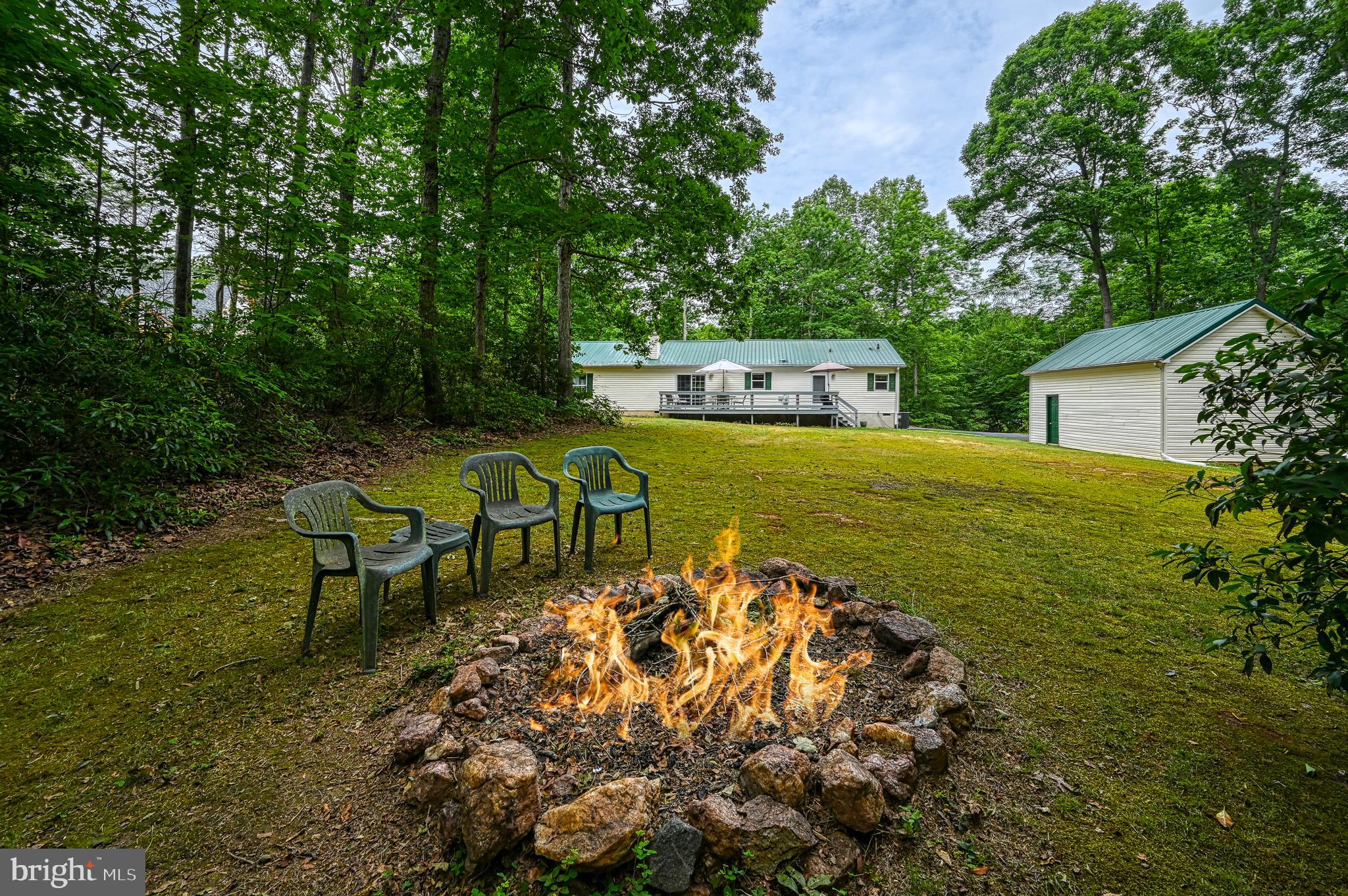 TALL PINES - Residential