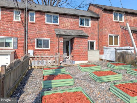 6 HILLSIDE ROAD Q GREENBELT MD 20770