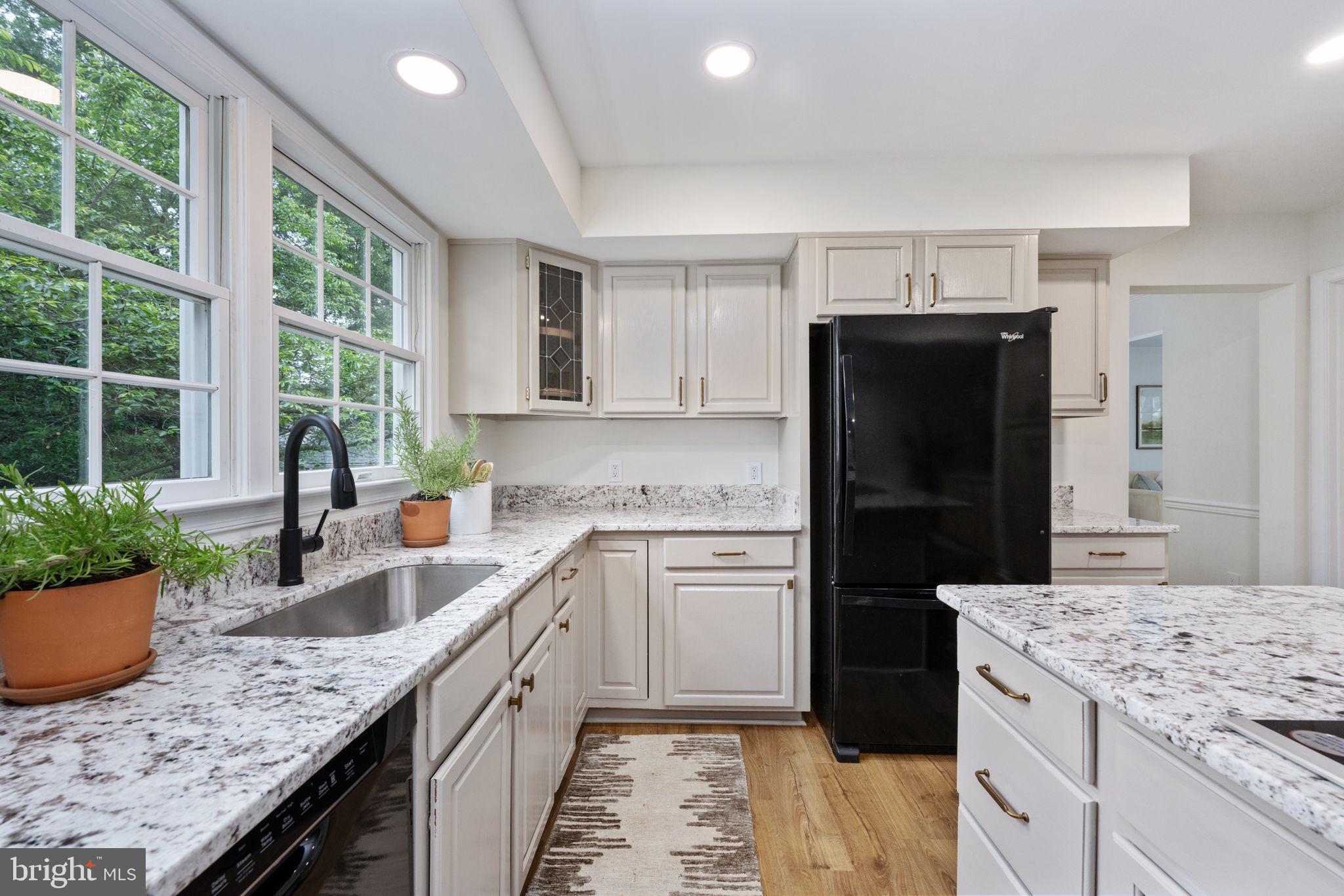 FOX POINT - Residential