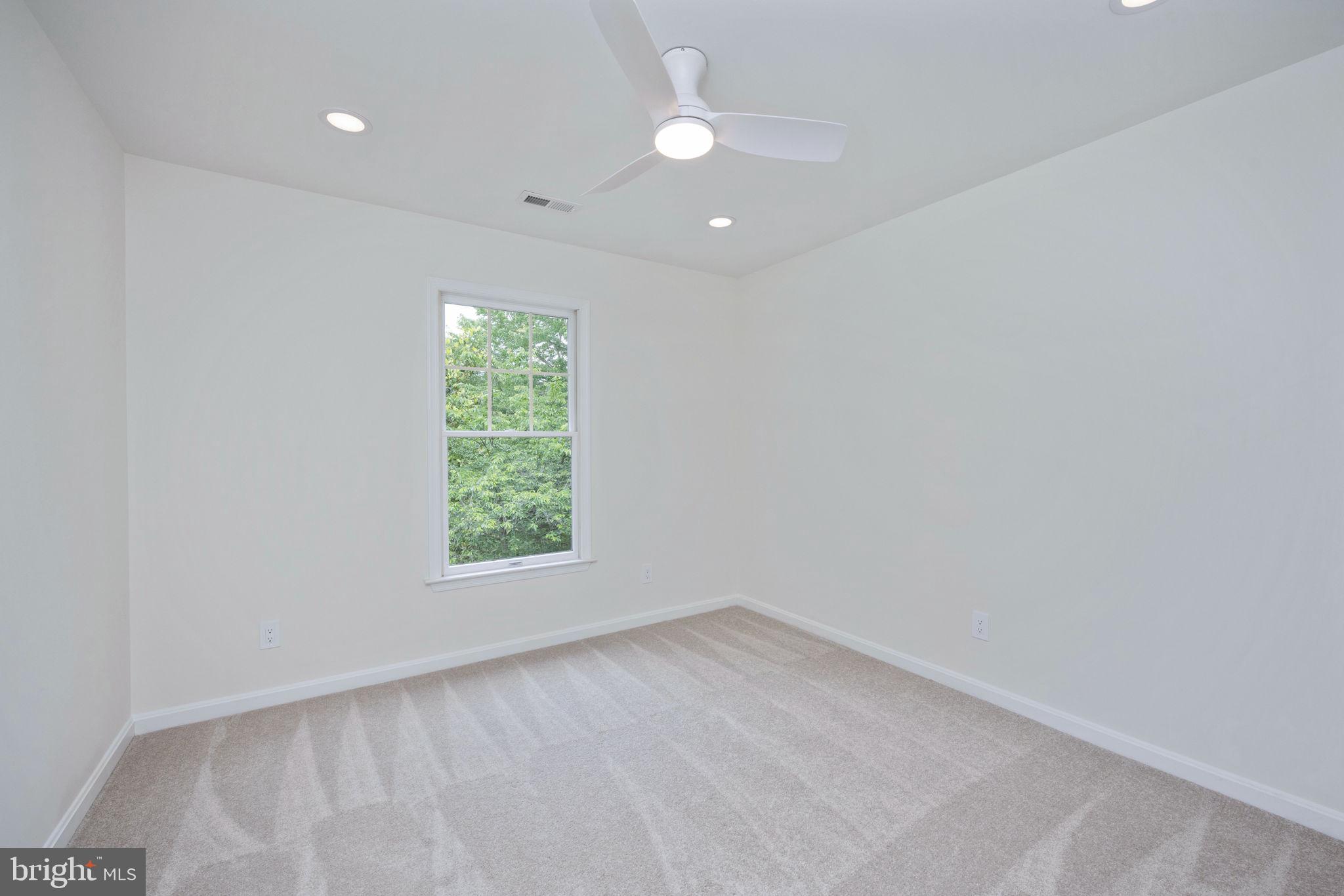 FOX POINT - Residential