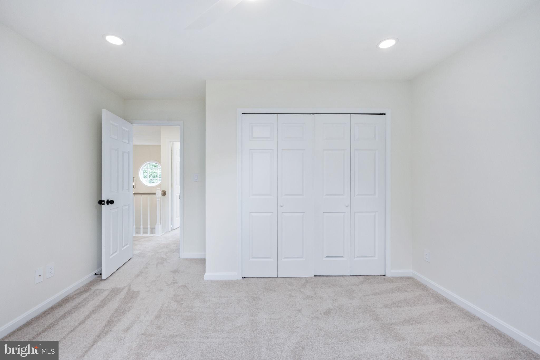 FOX POINT - Residential