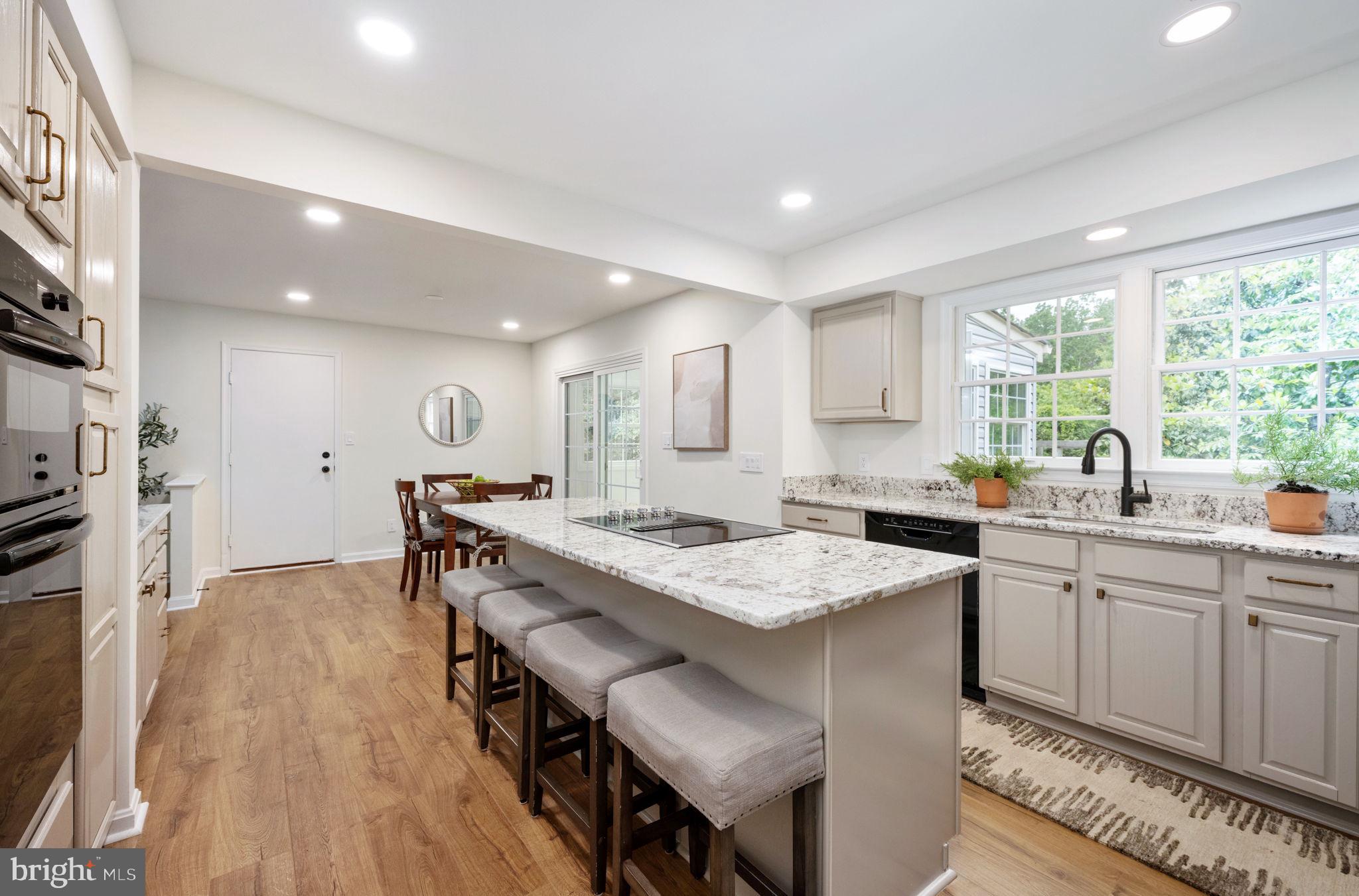 FOX POINT - Residential