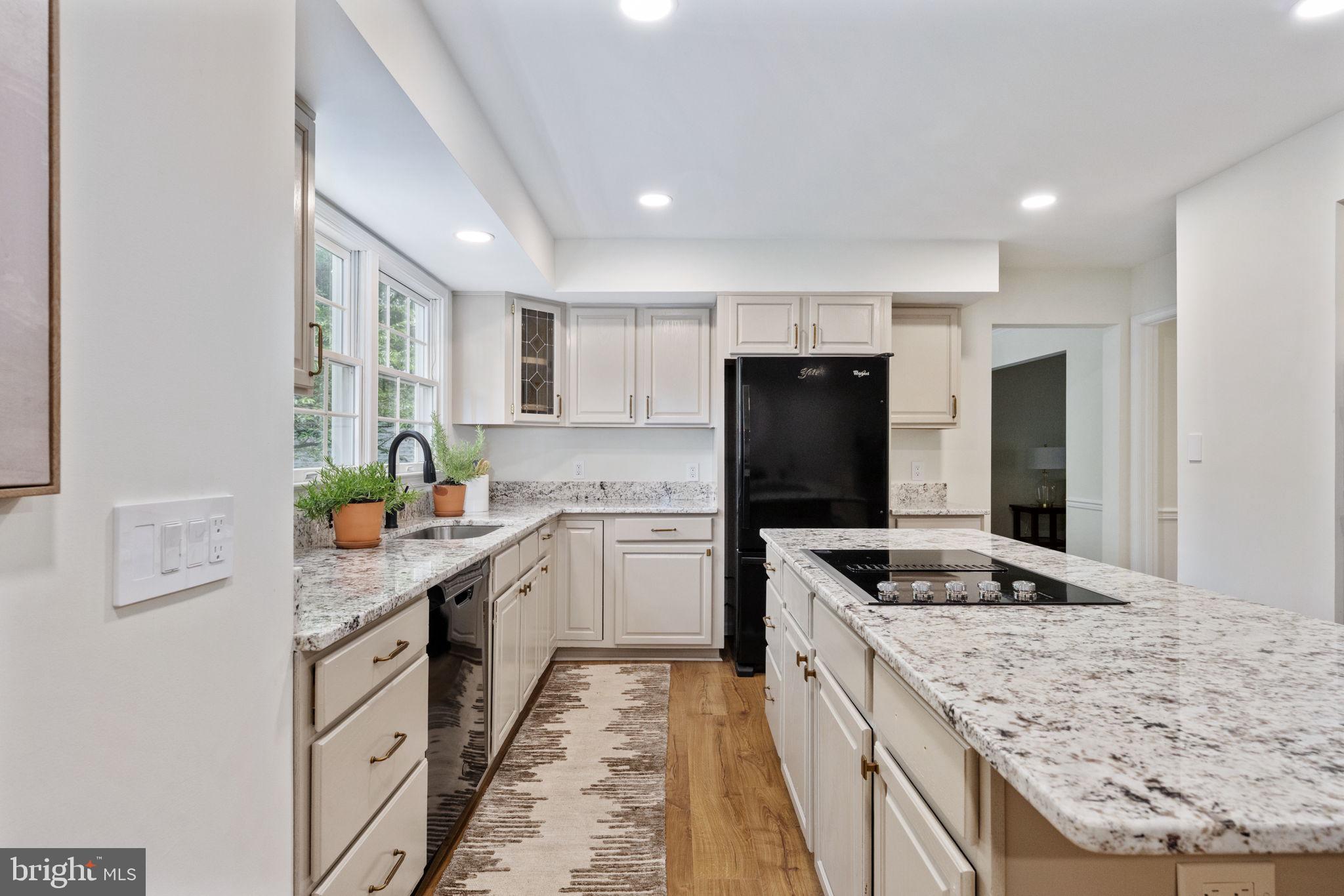 FOX POINT - Residential