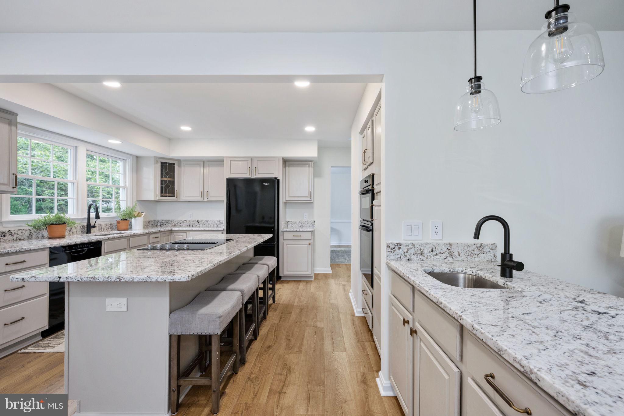 FOX POINT - Residential