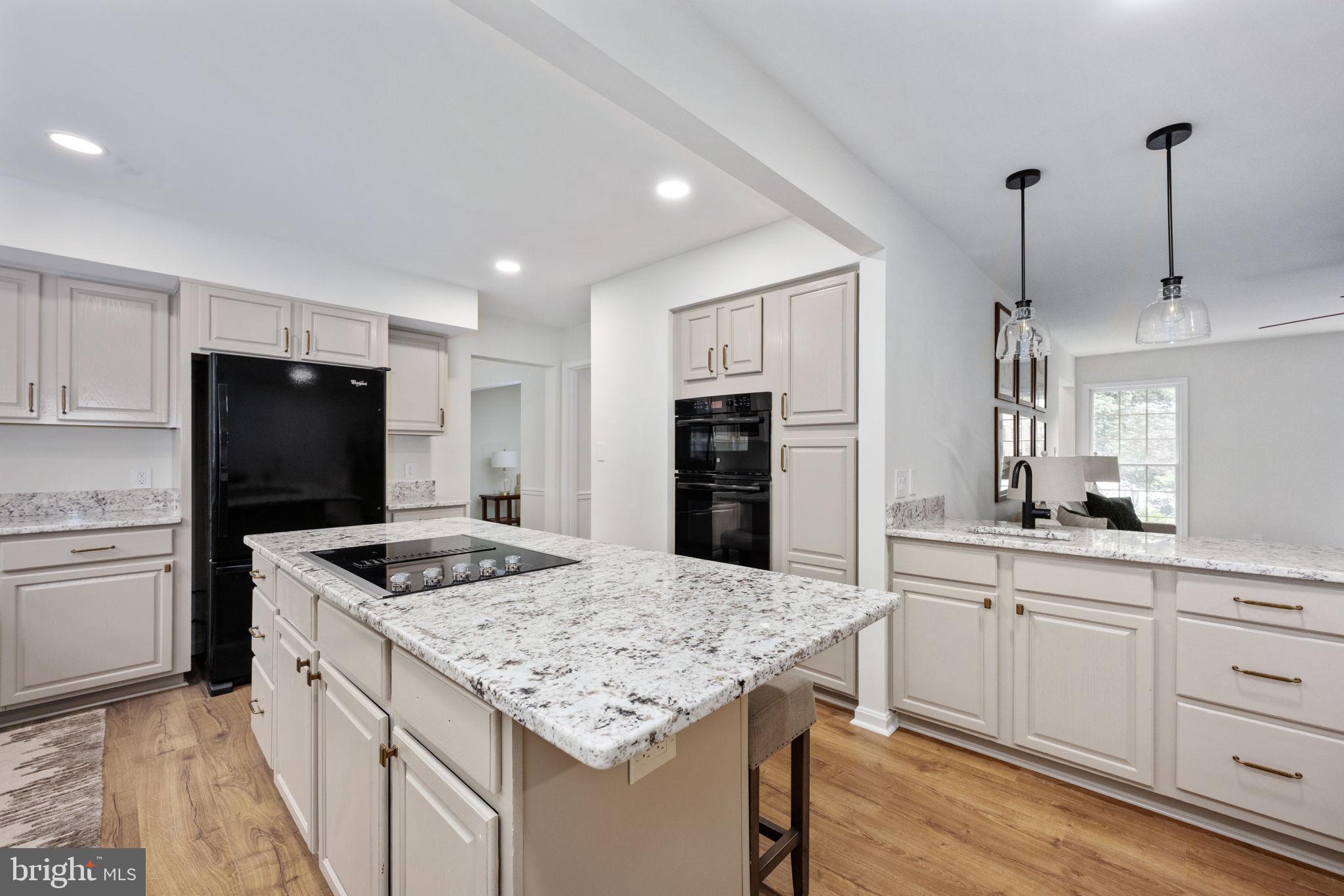 FOX POINT - Residential