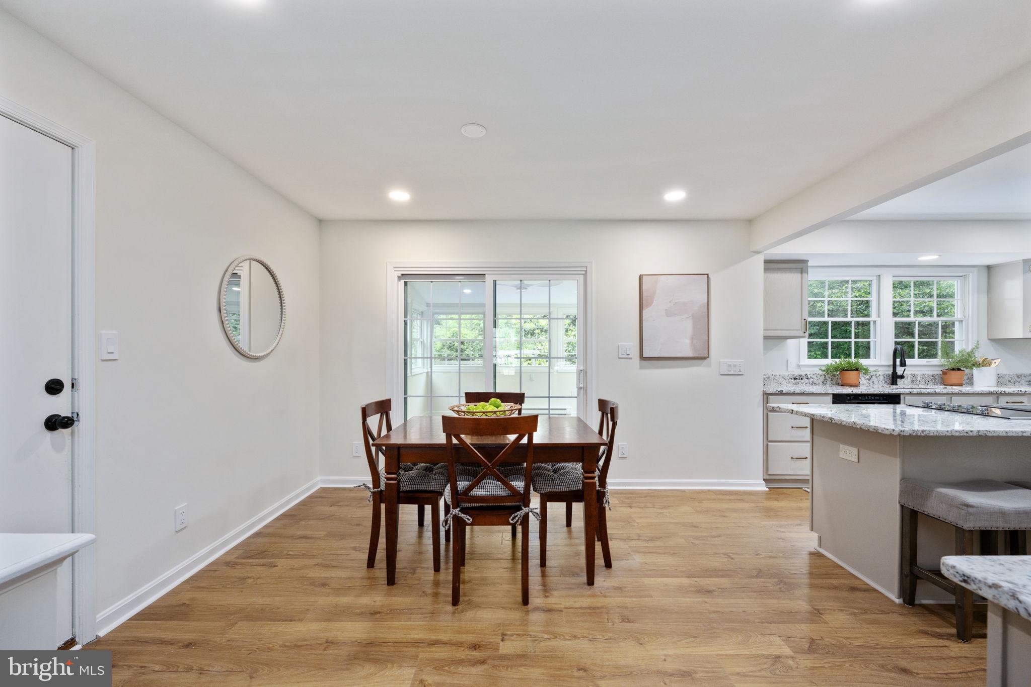 FOX POINT - Residential