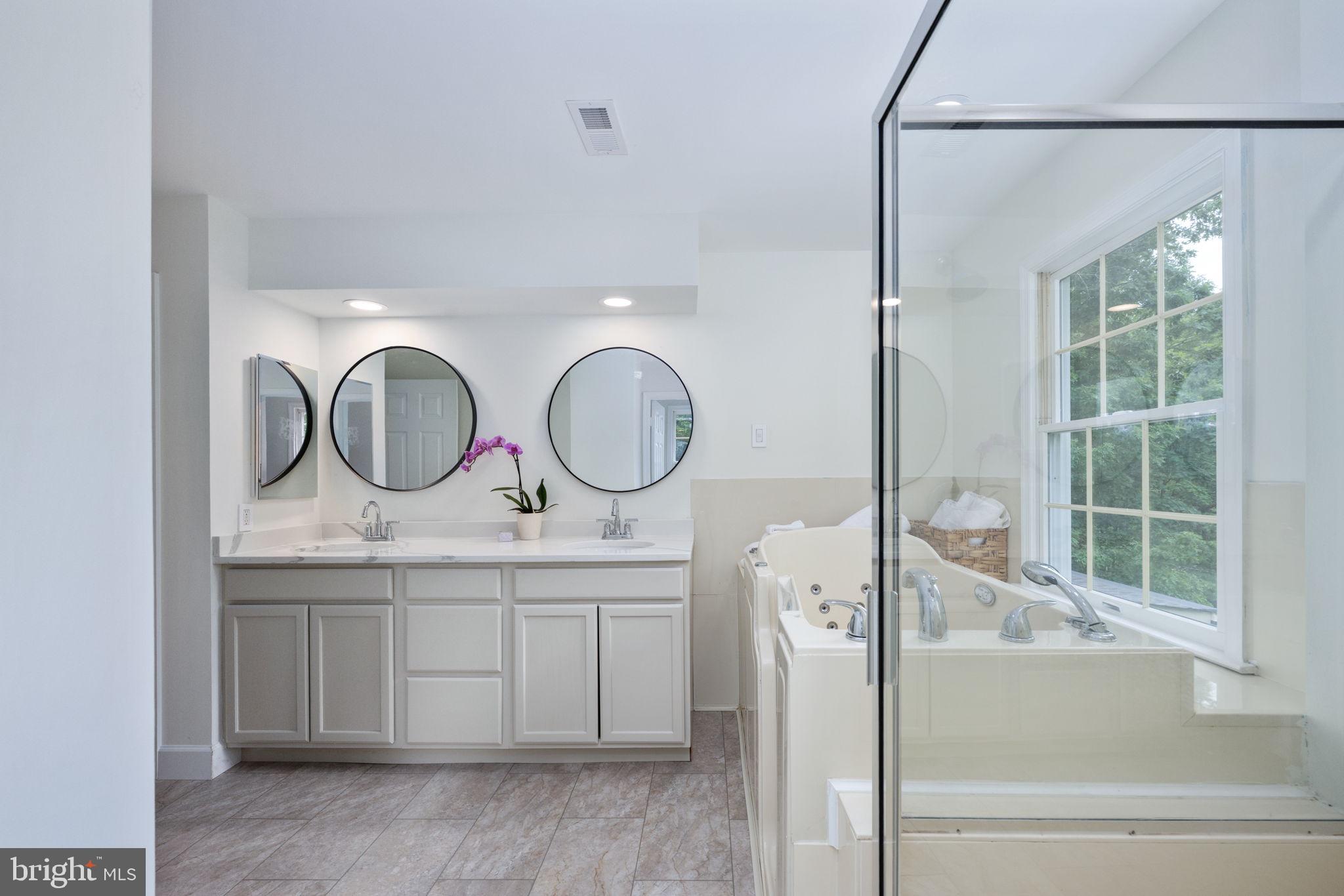 FOX POINT - Residential