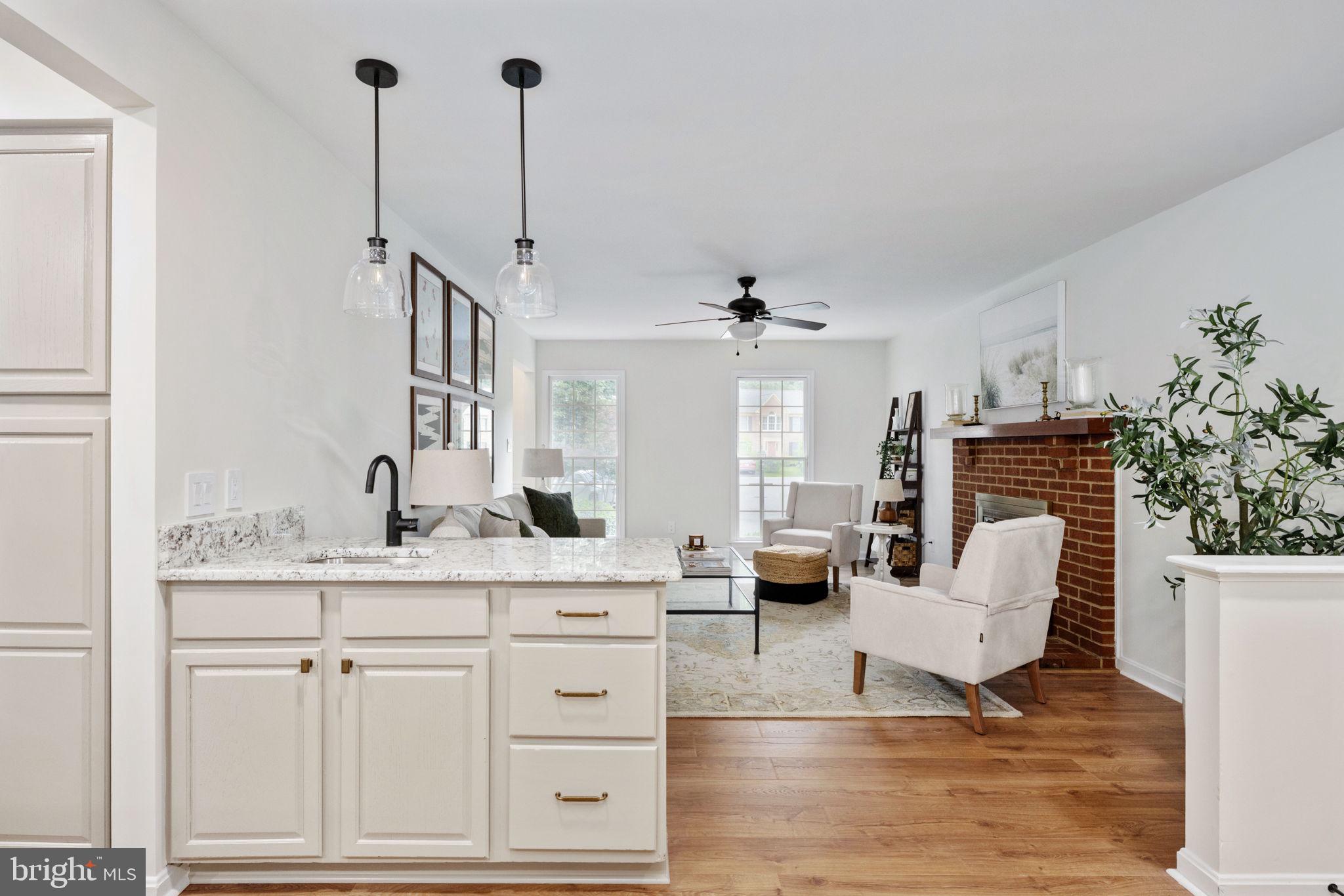 FOX POINT - Residential