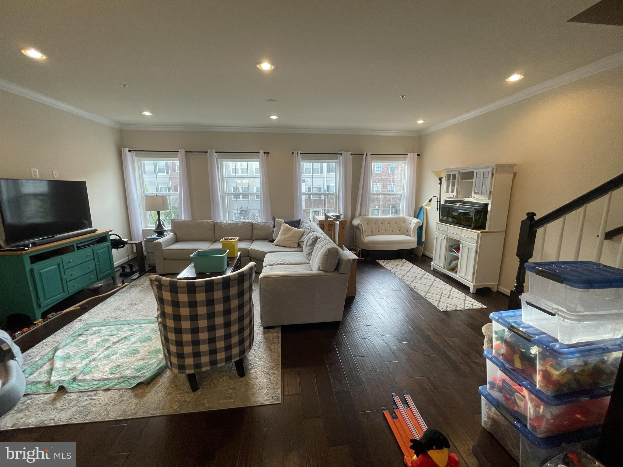 OXFORD SQUARE - Residential Lease