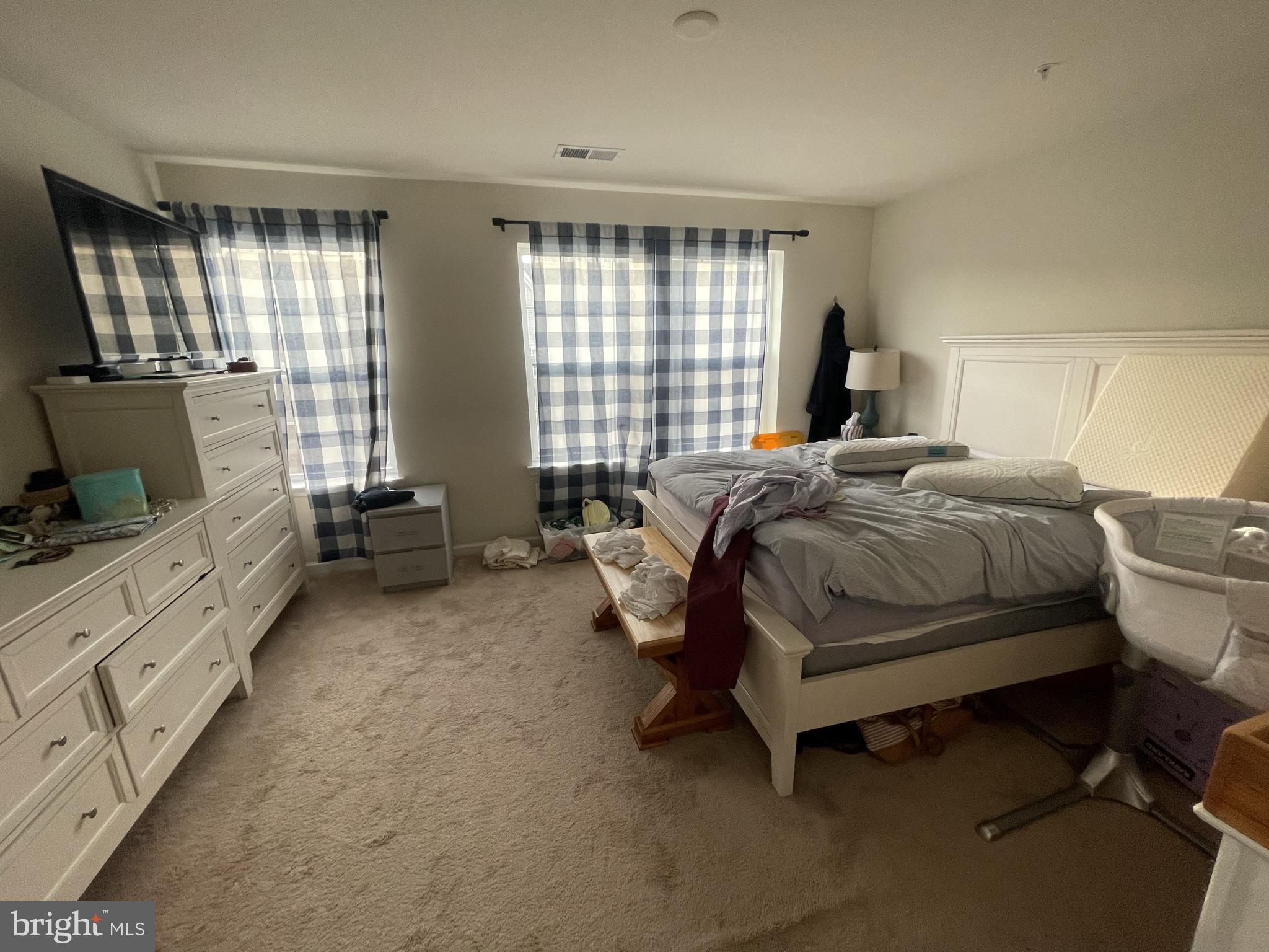 OXFORD SQUARE - Residential Lease